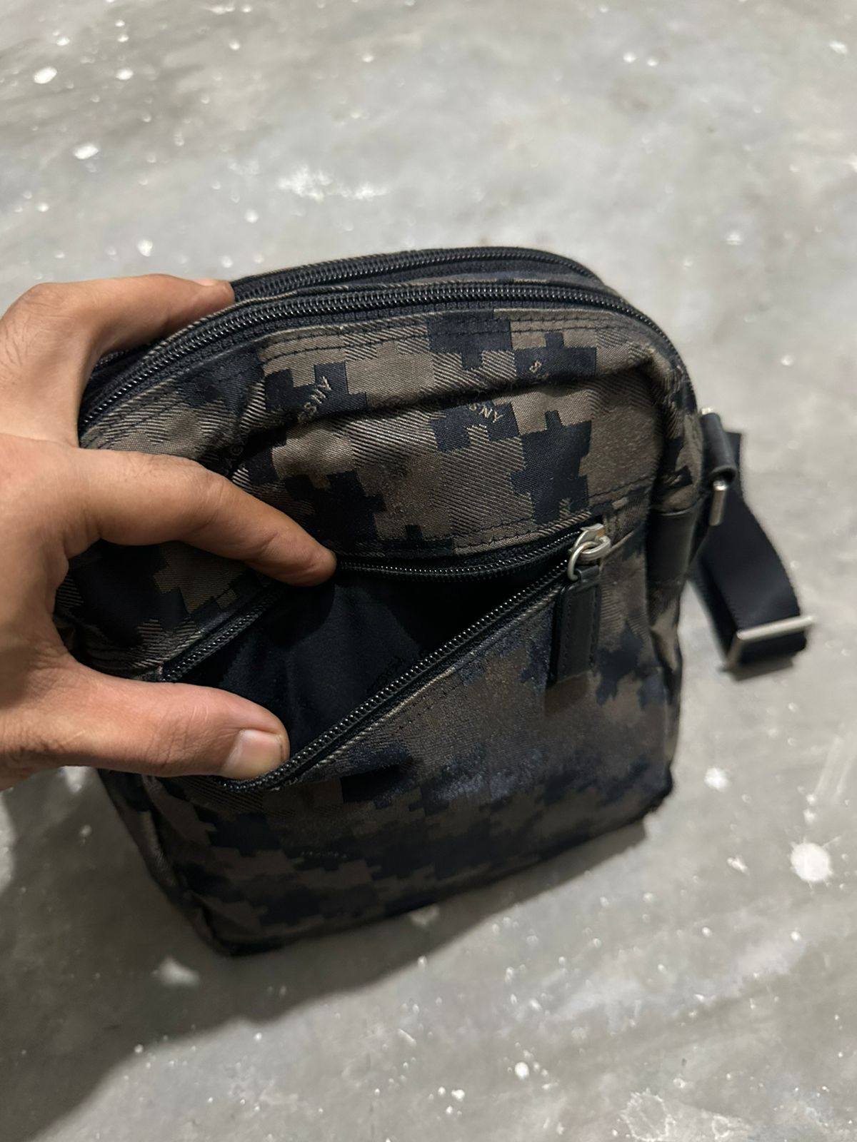 Yohji Yamamoto Ysaccs by Yohji Yamamoto Lots Pocket Crossbody/Sling bag Size ONE SIZE - 11 Thumbnail
