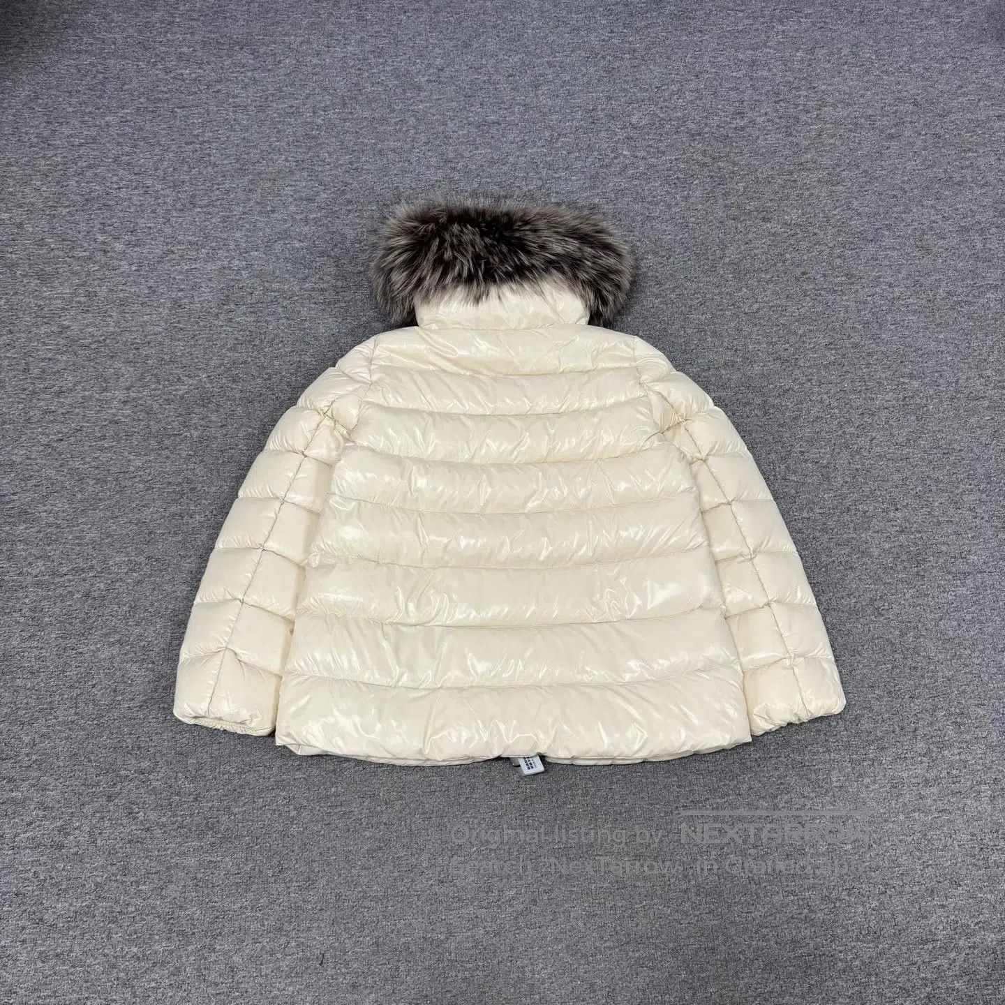 Moncler Moncler size 2 Tarier fur collar down jacket| Size M / US 6-8 / IT 42-44 - 2 Thumbnail