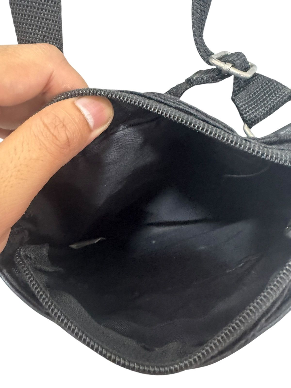 Comme Ca Ism × Japanese Brand COMME CA ISM MONOGRAM LOGO SACOCHE SLING BAG Size ONE SIZE - 8 Thumbnail