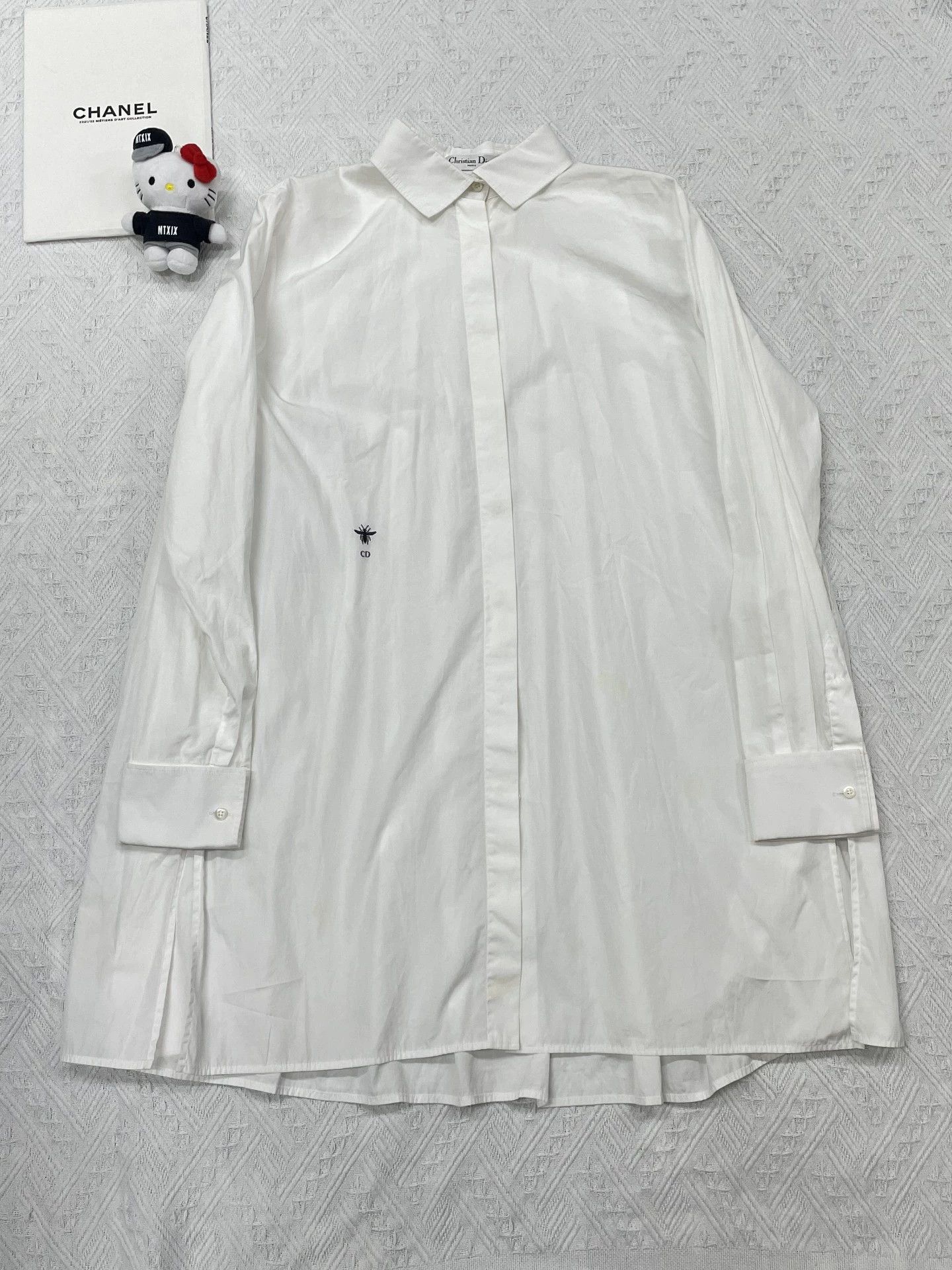 Dior Dior White Bee Back Pleats Shirt Dress 36 Size XS / US 0-2 / IT 36-38 - 1 Thumbnail