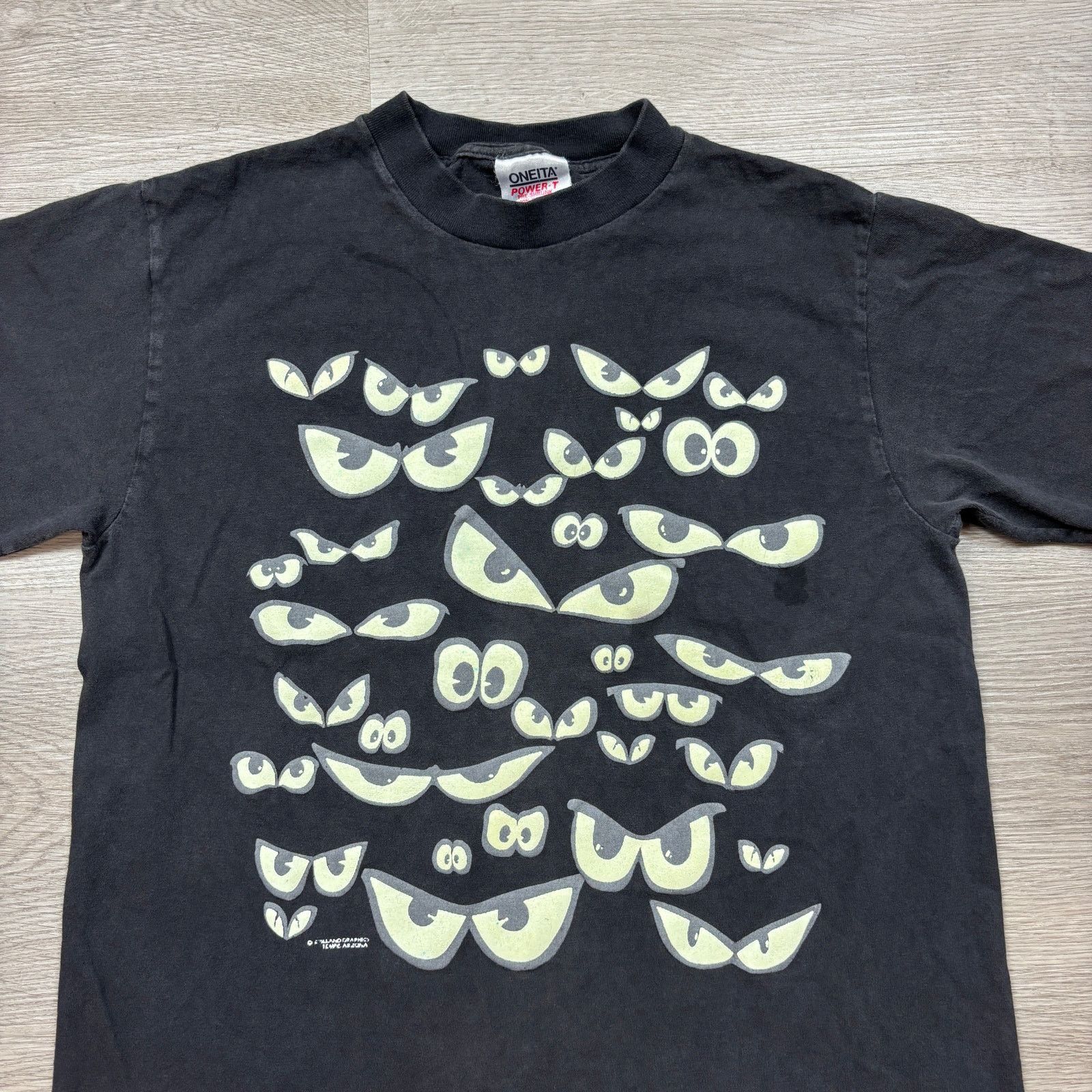 Vintage Vintage 80s 90s Brieland Graphic Glow Eyes T Shirt Large Size US L / EU 52-54 / 3 - 2 Thumbnail