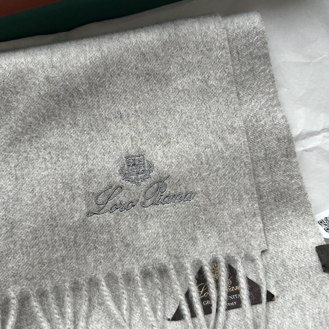 Loro Piana Unused Loro Piana Gray Cashmere Scarf Unisex Stock Size ONE SIZE - 2 Thumbnail