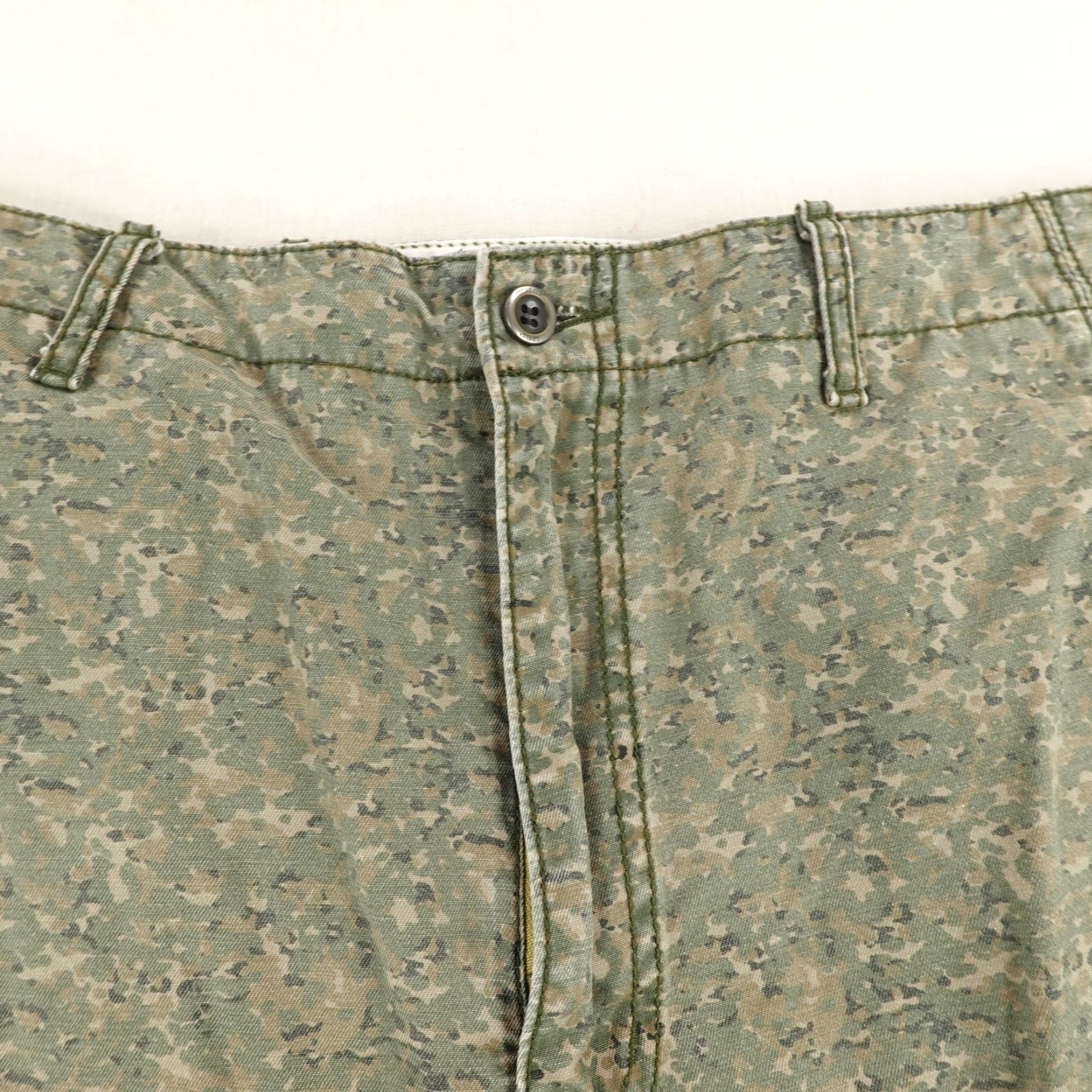 Levi's VINTAGE Levi's Cargo Shorts Mens 36 Cotton Camouflage Utility Baggy Casual Outdoor Size US 36 / EU 52 - 2 Thumbnail