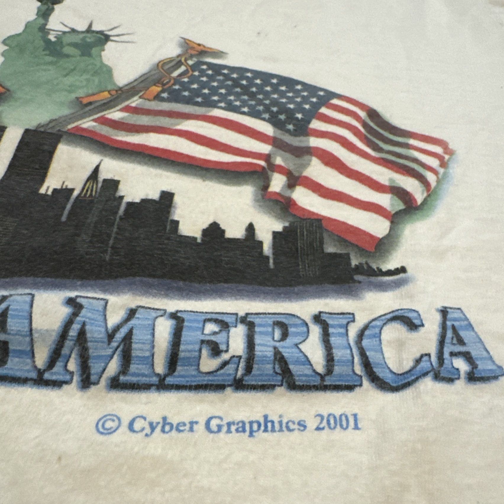 Vintage VINTAGE New York City NYC 2001 GOD Bless America 9/11 White T-Shirt Large Mens Size US L / EU 52-54 / 3 - 3 Thumbnail