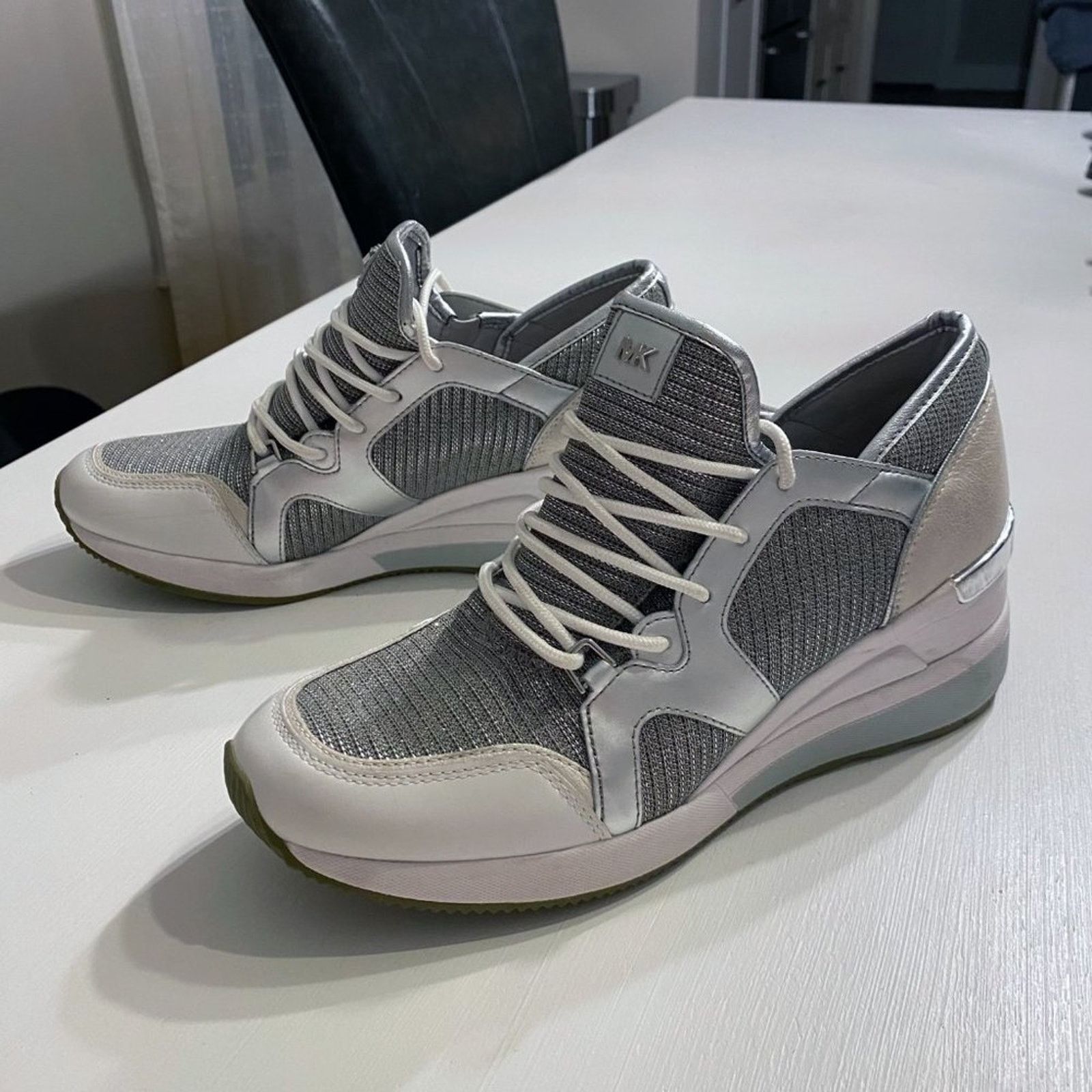 Michael Kors Michael Kors Liv Trainer White Silver Leather Sneakers 8.5 M Size US 8.5 / IT 38.5 - 2 Thumbnail
