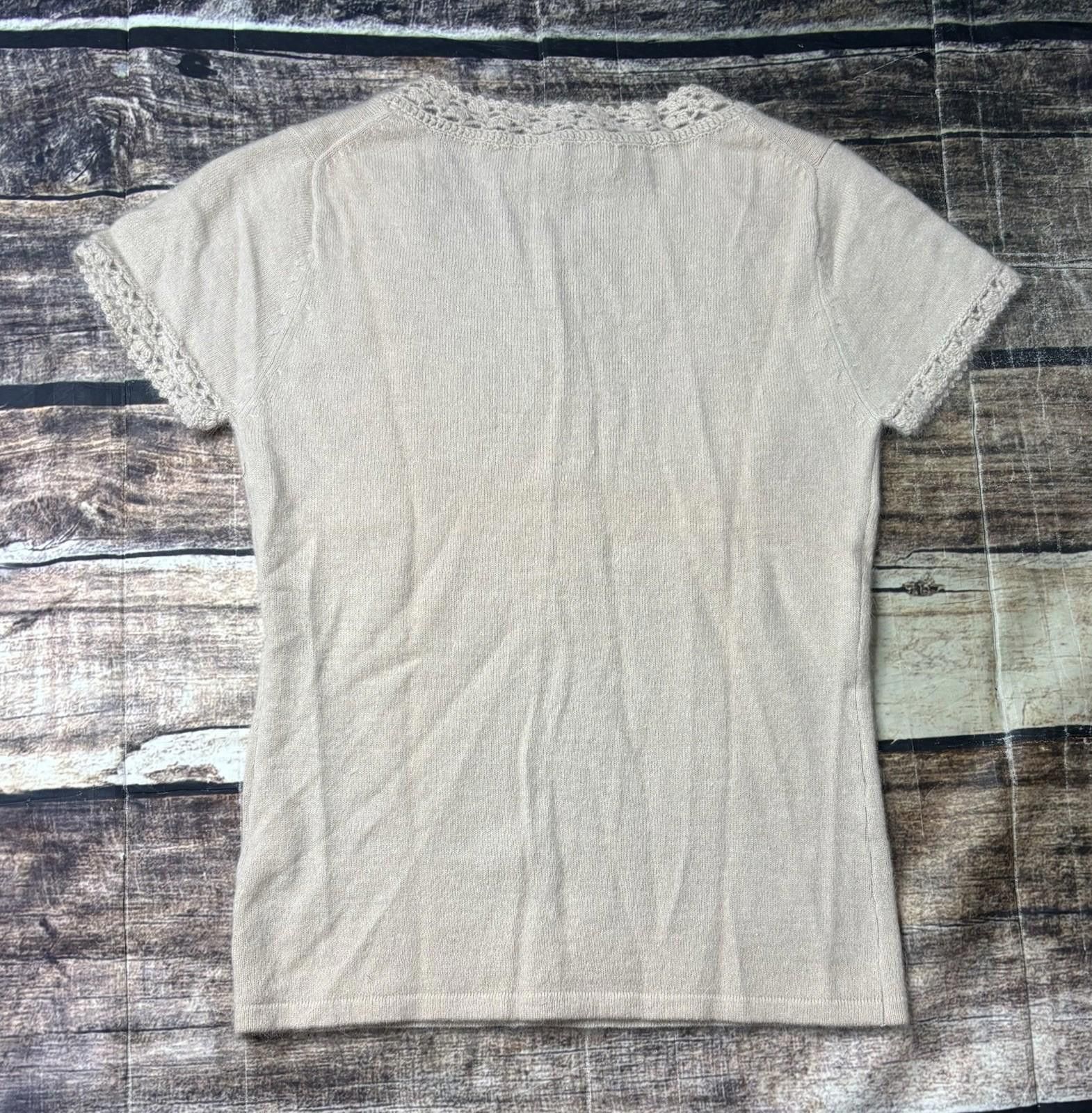 The Unbranded Brand VTG Wool Angora Top Women's Small Embroidered Short Sleeve Size S / US 4 / IT 40 - 3 Thumbnail