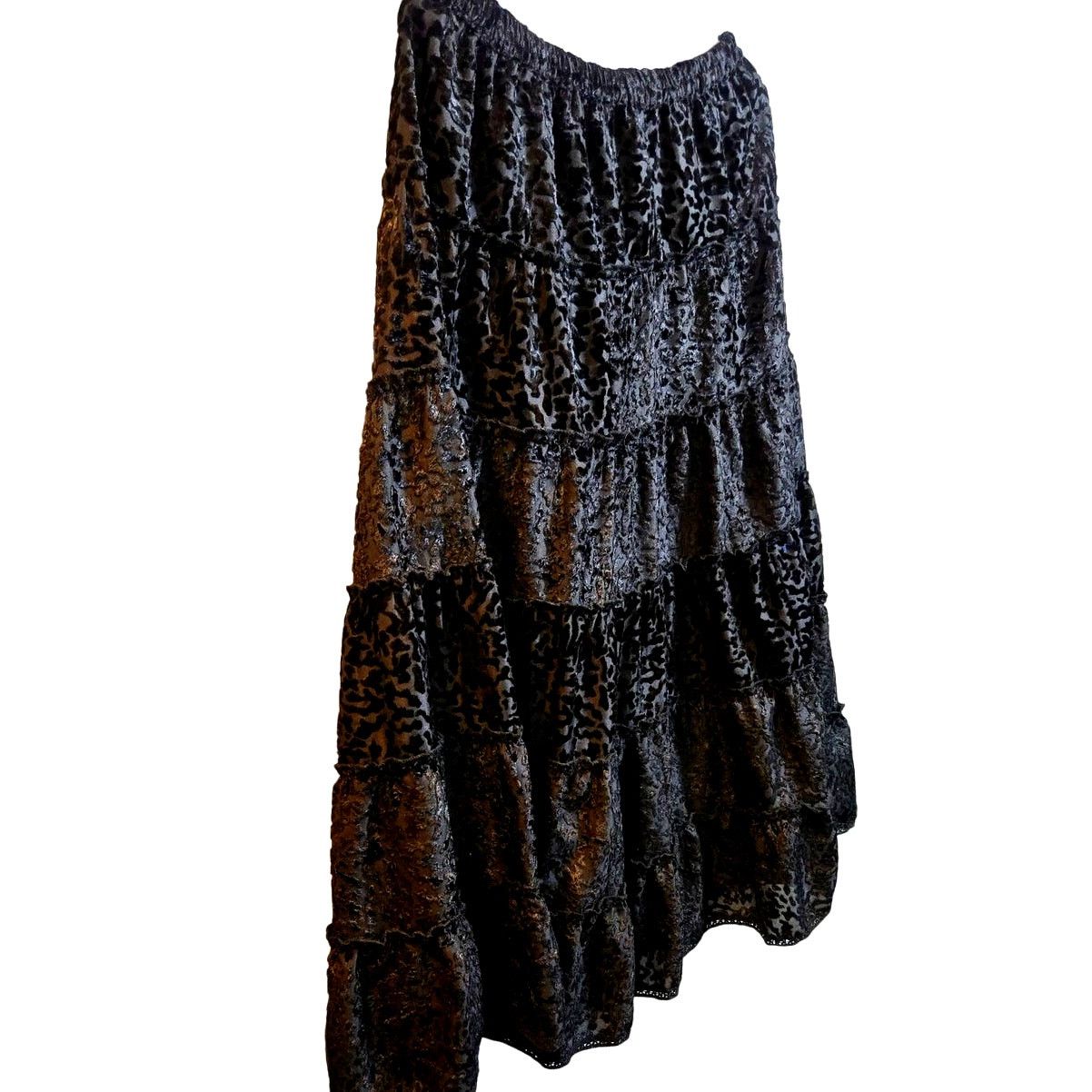 Other Roaman’s Black Tiered Velvet-Feel Skirt Size 14W Size 36" / US 14 / IT 50 - 2 Thumbnail