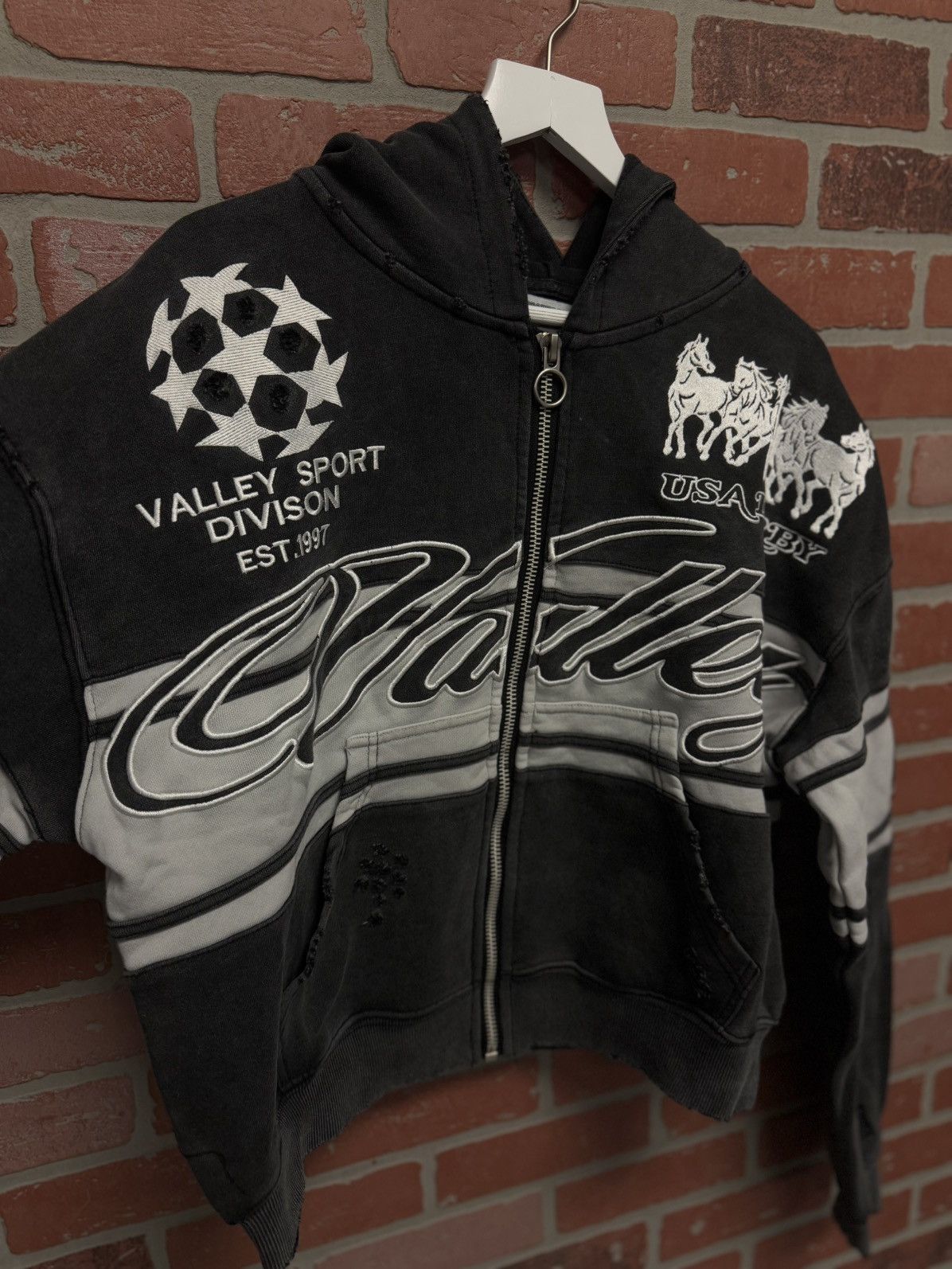 Vale Valley Hoodie Black White Size Small (NEW) Size US S / EU 44-46 / 1 - 4 Thumbnail