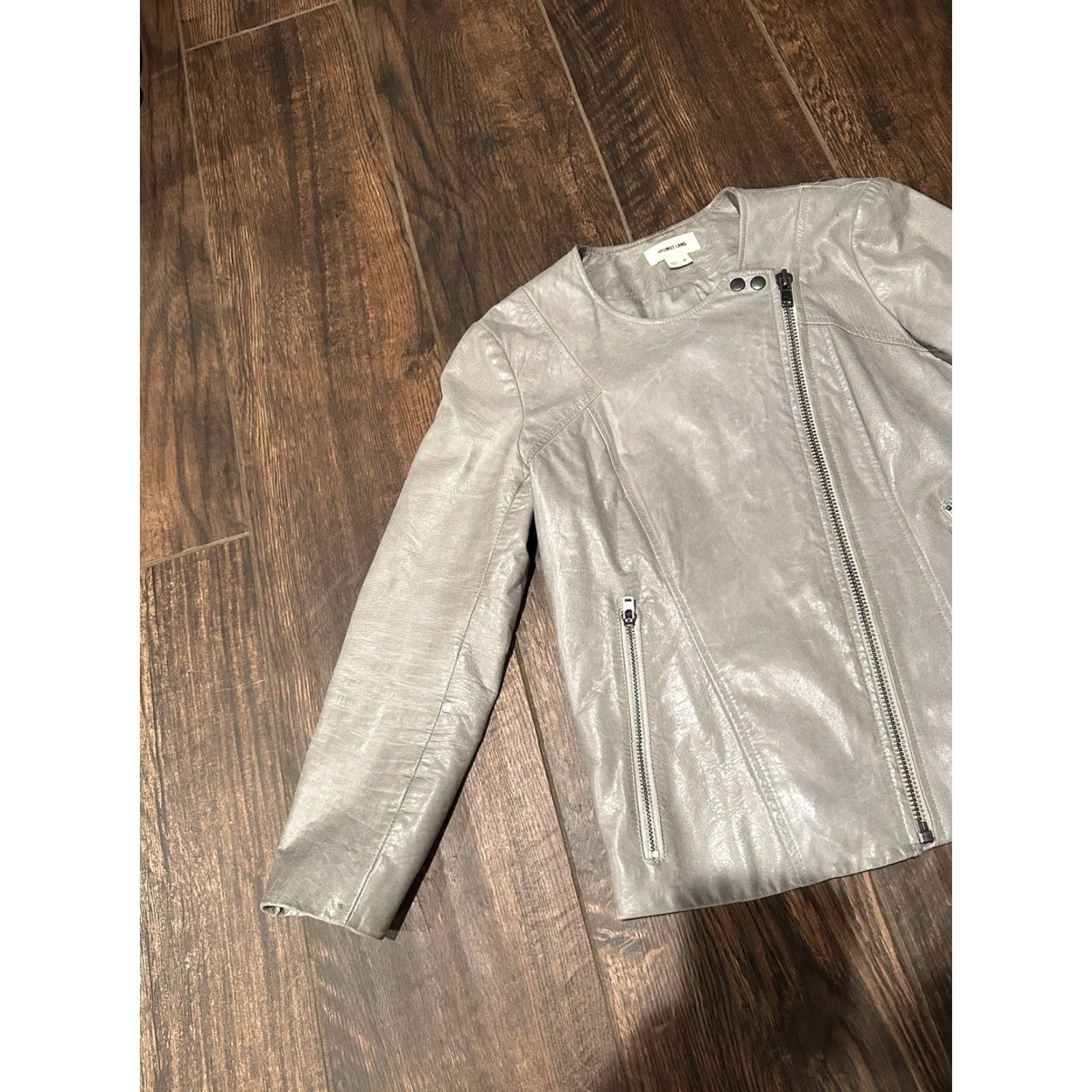 Helmut Lang HELMUT LANG Jacket Grey Leather 3/4 Sleeve Zip Front Vintage? No, Petites PS Womens Short Sleeve 3/4 Zip Leather Jacket Grey Size S / US 4 / IT 40 - 3 Thumbnail