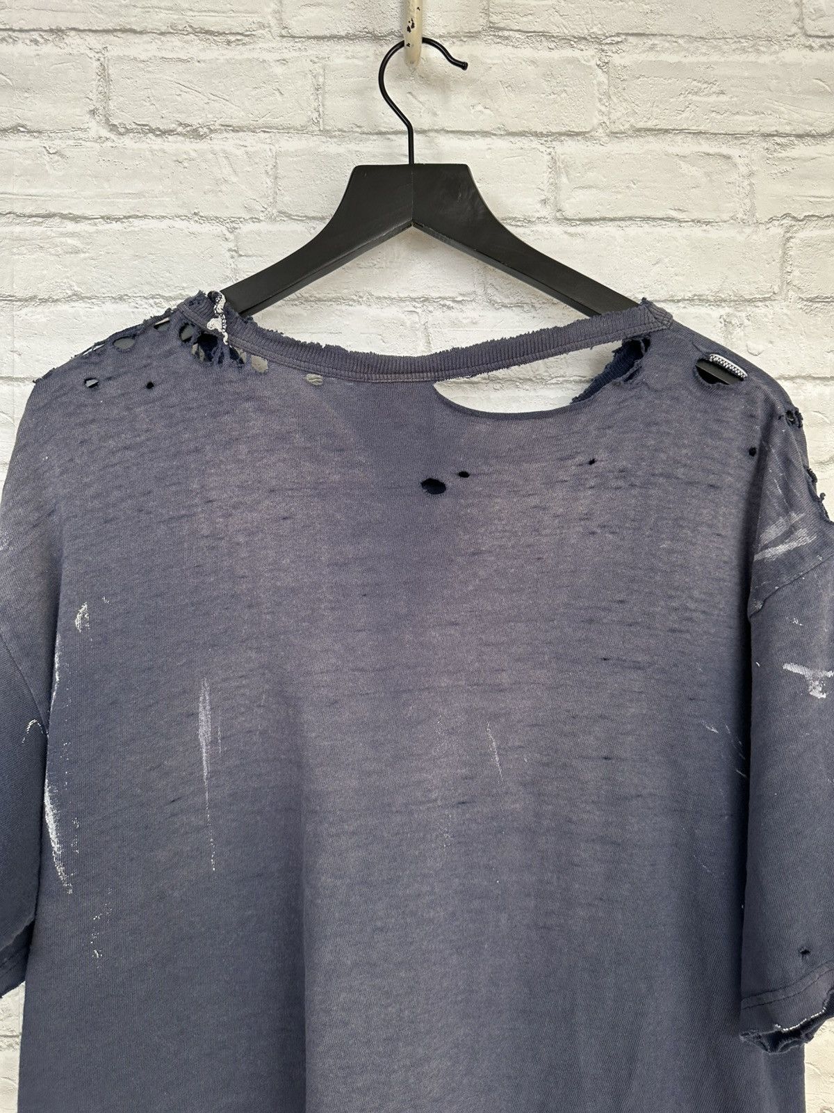 Champion (XL) PAINT THRASHED DESTROYED Vintage Champion T Shirt Size US XL / EU 56 / 4 - 10 Thumbnail