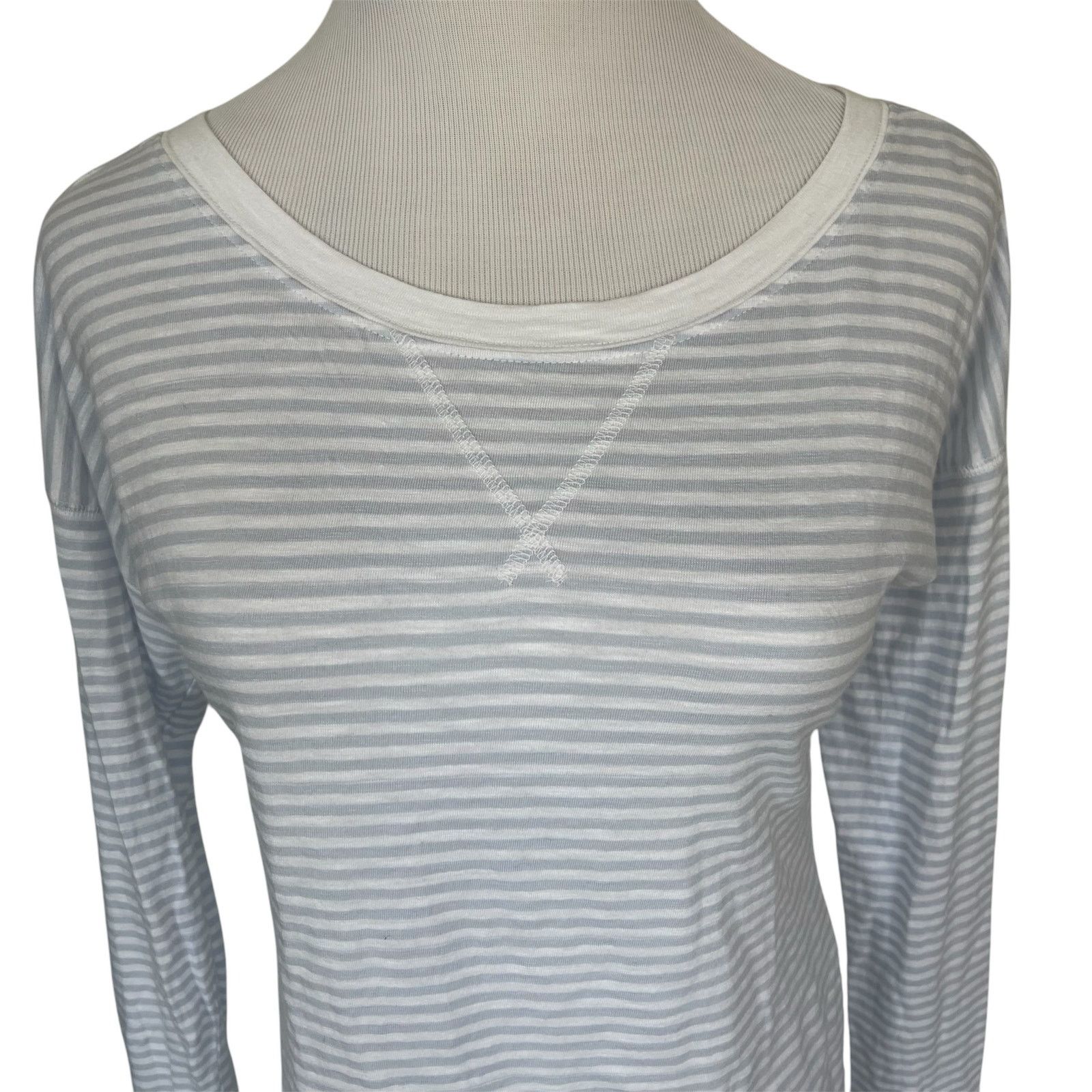 Abercrombie & Fitch XS A&F Long sleeve Light Gray White Stripe Soft Cotton Tee Size XS / US 0-2 / IT 36-38 - 2 Thumbnail