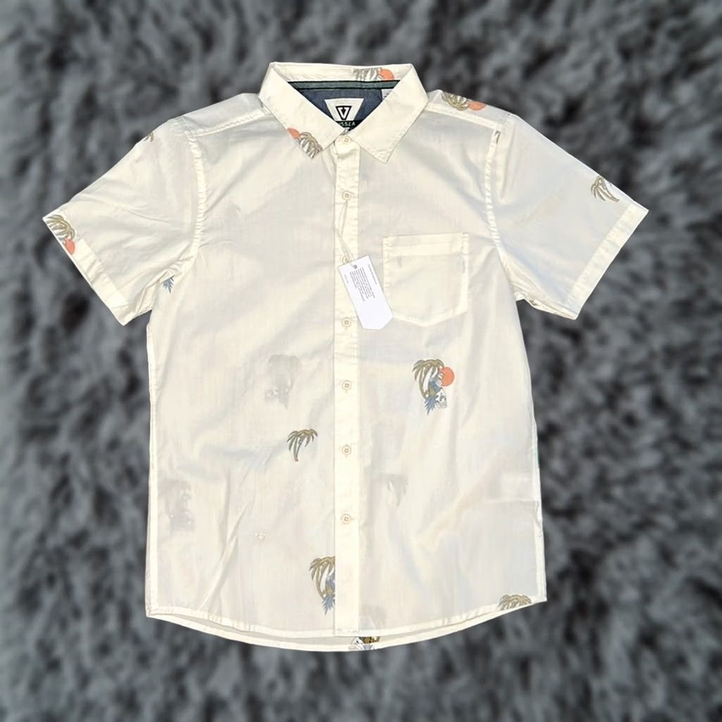 Vissla VISSLA Parrodise Tropical Skull Short Sleeve Button Down - Small Men Shirt Cream 60% Cotton 40% Polyester NWT RS19 Size US 29 - 1 Thumbnail