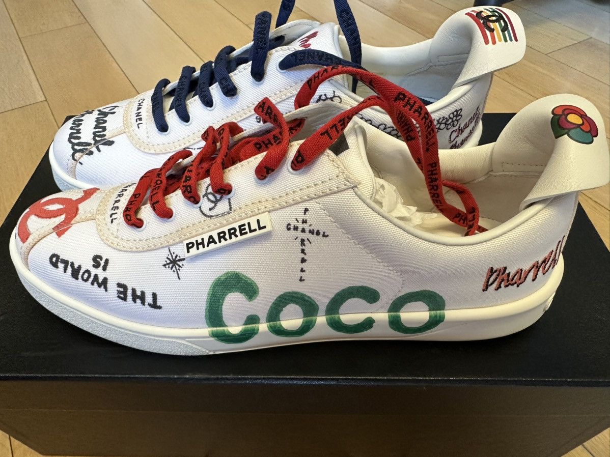 Chanel Pharrell x Chanel Graphic Canvas Sneakers Size US 9.5 / EU 42-43 - 10 Thumbnail