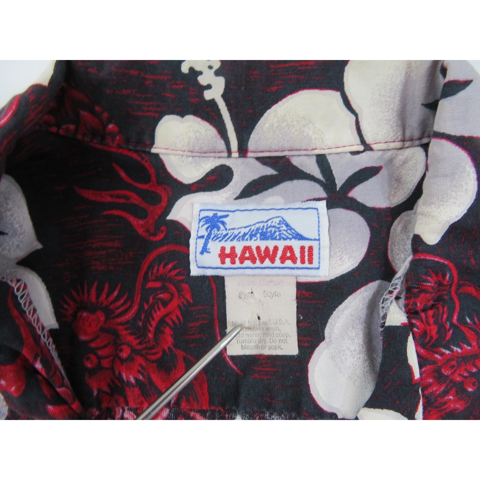 Other Hawaii Hawaiian Shirt Hibiscus Dragon Black Red, M-L? 1990s Size US M / EU 48-50 / 2 - 3 Thumbnail