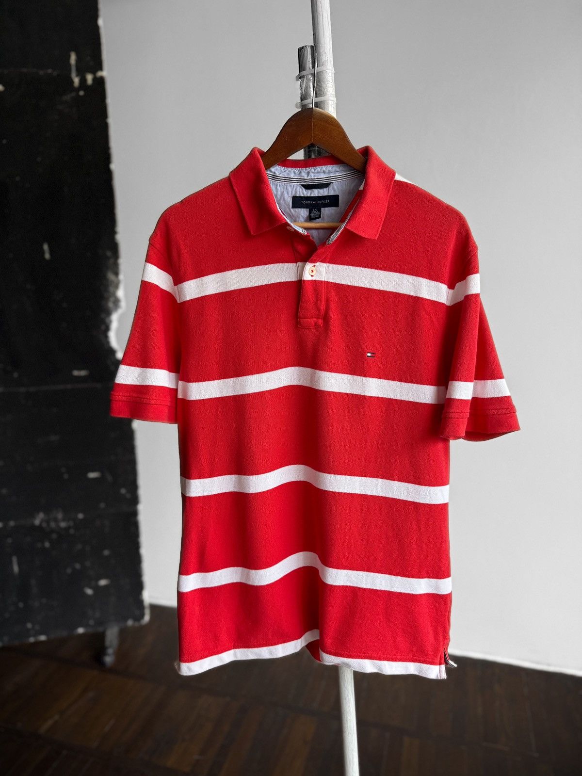 Tommy Hilfiger Tommy Hilfiger Mens Red Striped Short Sleeve Polo Shirt Size US L / EU 52-54 / 3 - 1 Thumbnail