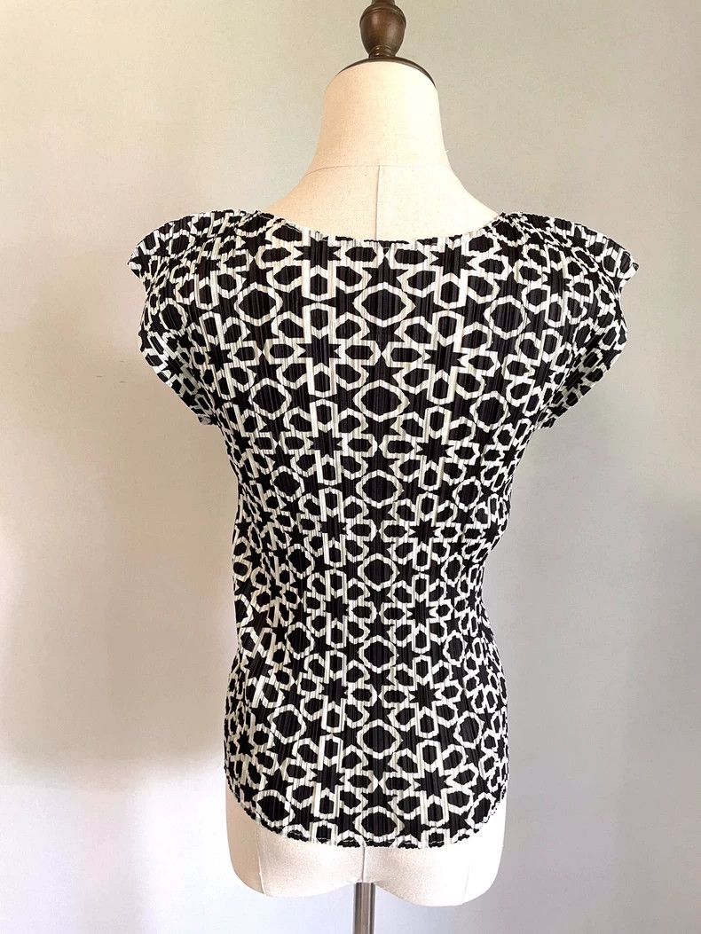 Issey Miyake Issey Miyake size:3 Black and white star snowflake short-s Size M / US 6-8 / IT 42-44 - 4 Thumbnail