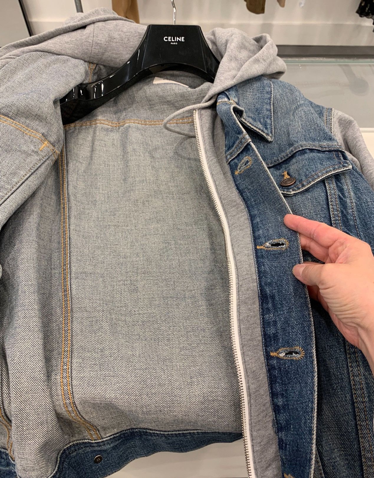 Celine 💥$2.1K VALUE💥Trucker Jacket in Union Wash Denim Size US L / EU 52-54 / 3 - 3 Thumbnail