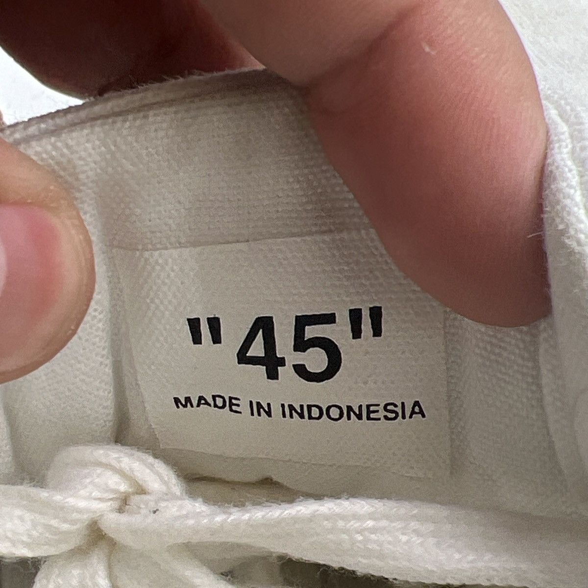 Off-White Off white vulc sneaker white navy Size US 12 / EU 45 - 8 Thumbnail