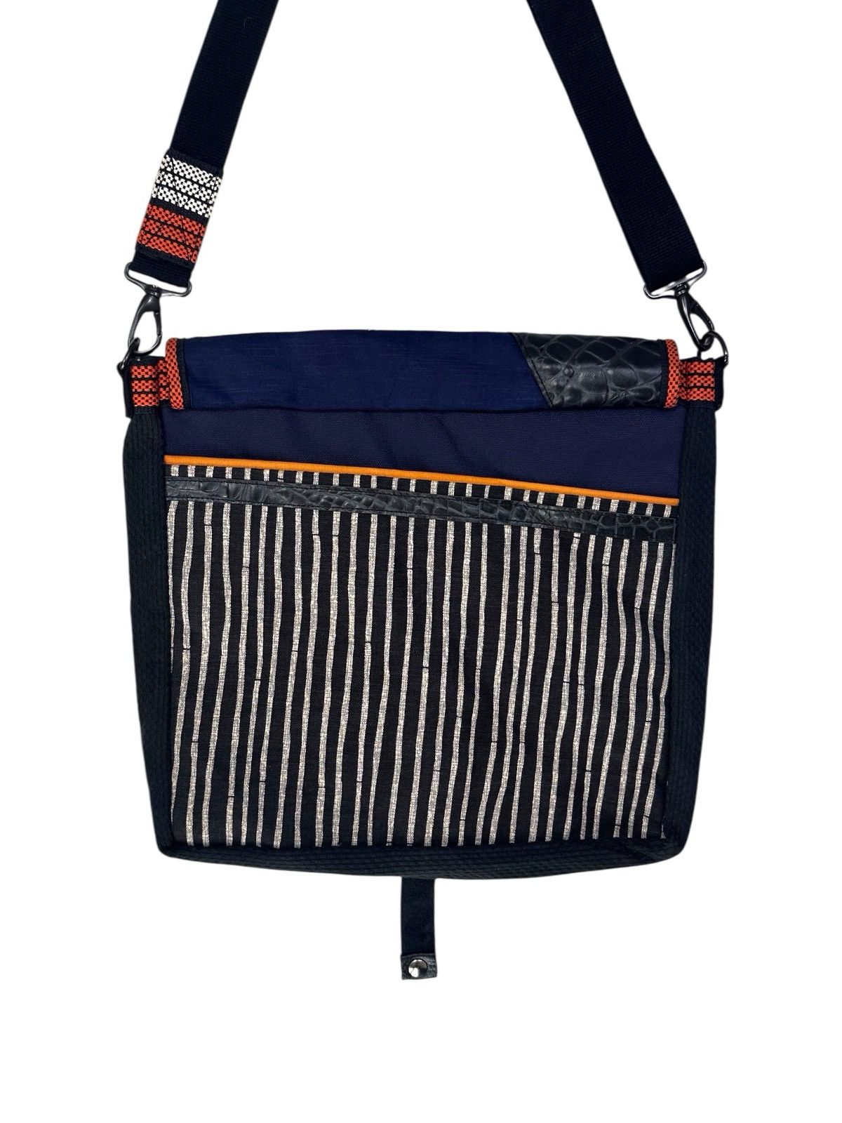 Vintage 2010s USAGI INDIGO DRAGON MULTI MATERIALS CROSS BODY BAG Size ONE SIZE - 9 Thumbnail