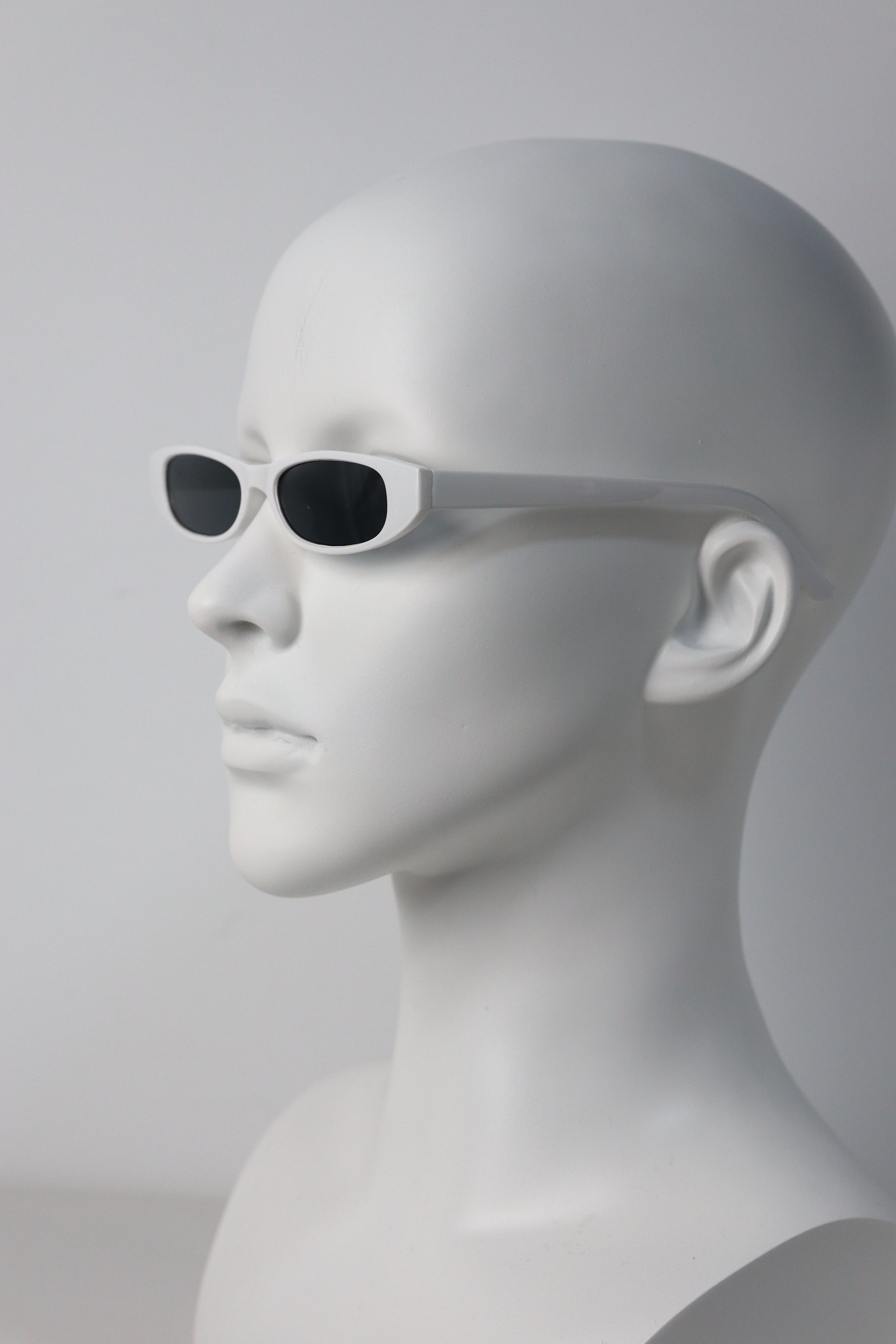 Japanese Brand Y2k Avant Garde Futuristic Rectangle White Sunglasses OS Size ONE SIZE - 8 Thumbnail
