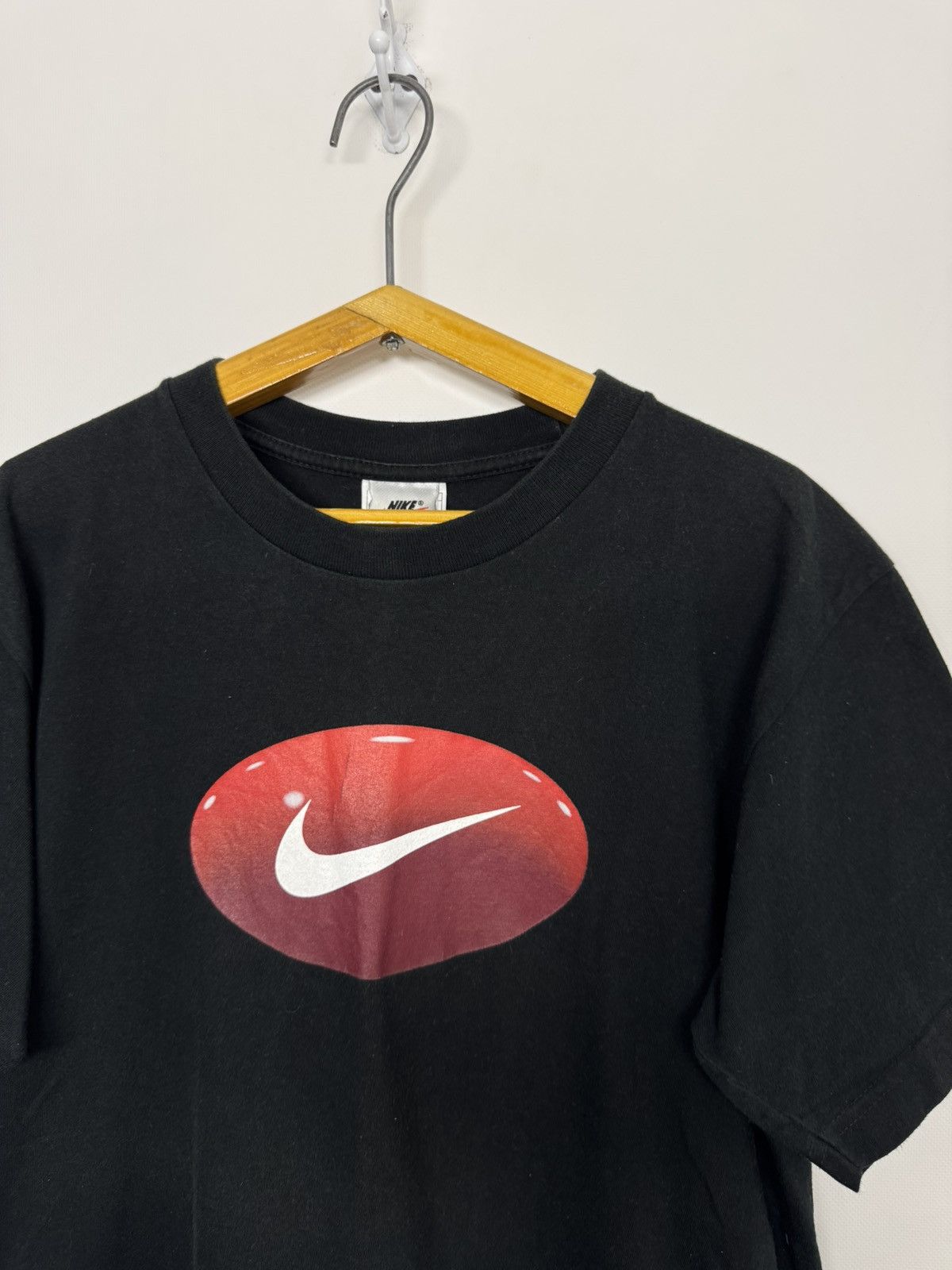 Nike Vintage Nike Y2K Big Logo black tee T-shirt Size US S / EU 44-46 / 1 - 5 Thumbnail