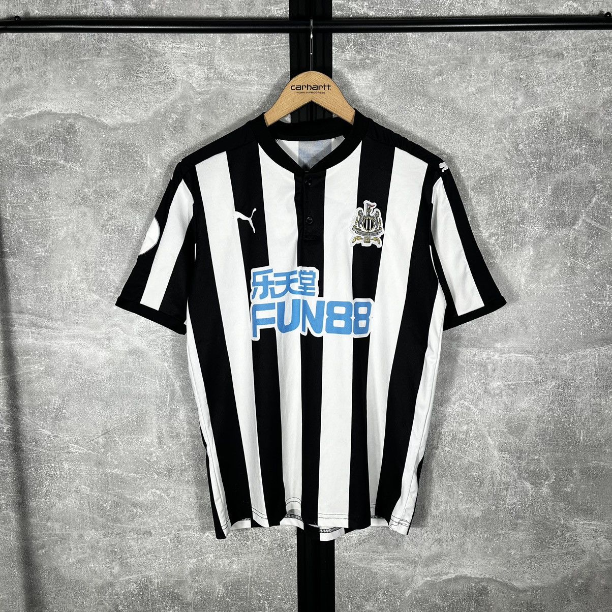 Puma Puma Newcastle Football Soccer Jersey T-shirt Tee Size US S / EU 44-46 / 1 - 1 Thumbnail