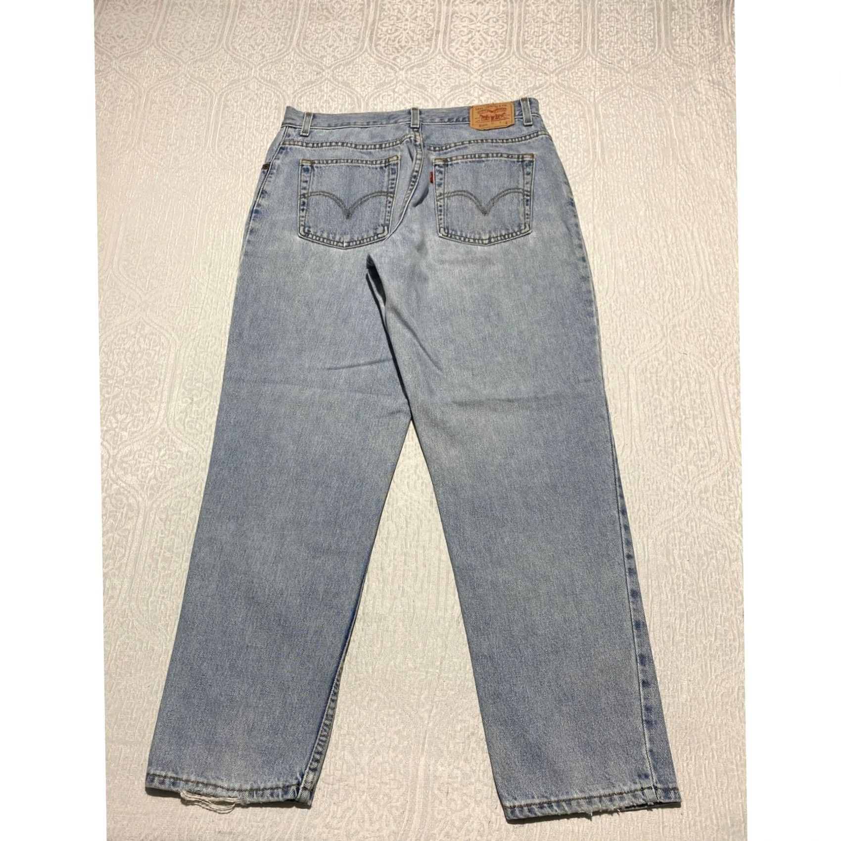 Levi's VINTAGE Levi's 550 Jeans Women Light Wash Denim 14 Regular 31 Waist 29.5 Inseam Tapered High Waisted Relaxed Fit Blue 90s Size 36" / US 14 / IT 50 - 2 Thumbnail