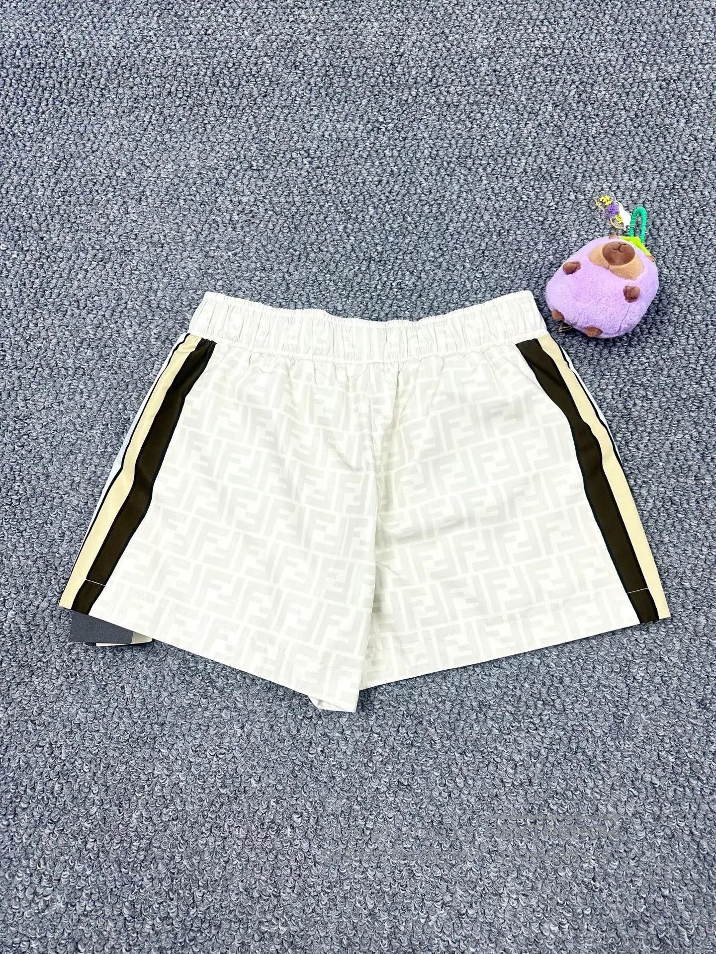 Fendi Fendi White All. Size 33" - 2 Thumbnail