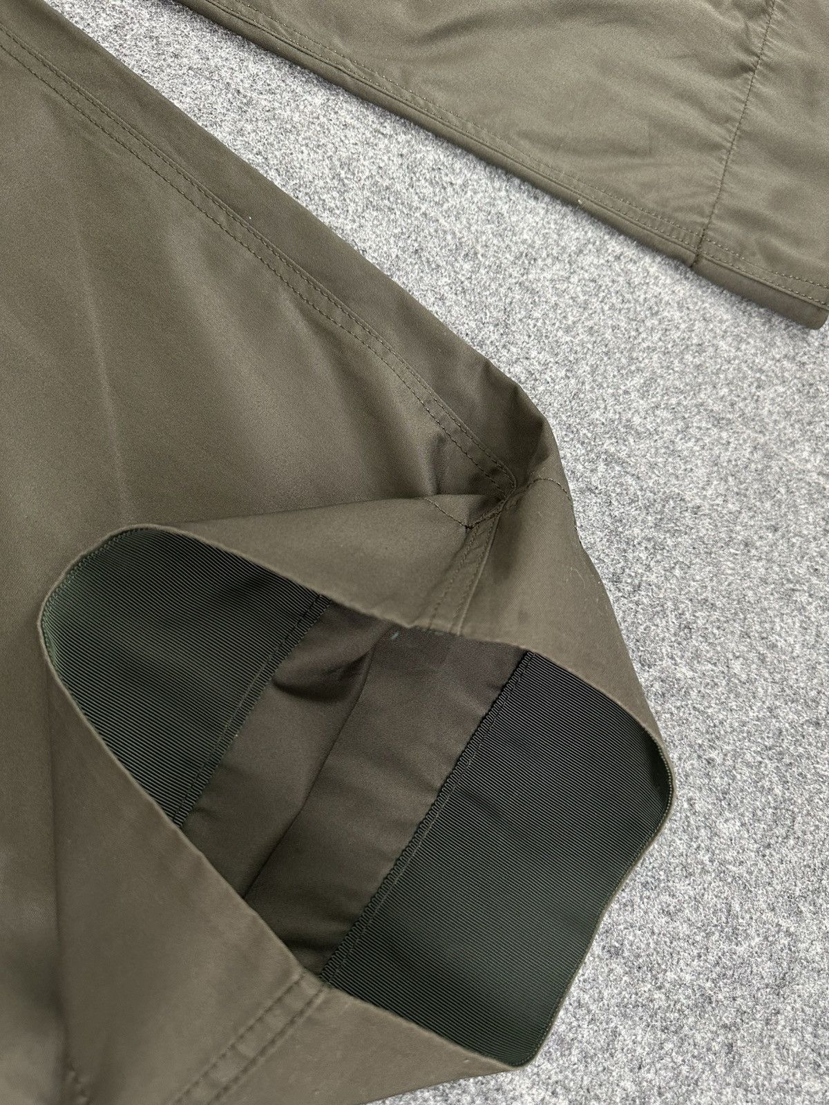 Sacai Sacai - Military Cargo Bondage Pants in Army Green Size 28" / US 6 / IT 42 - 9 Thumbnail