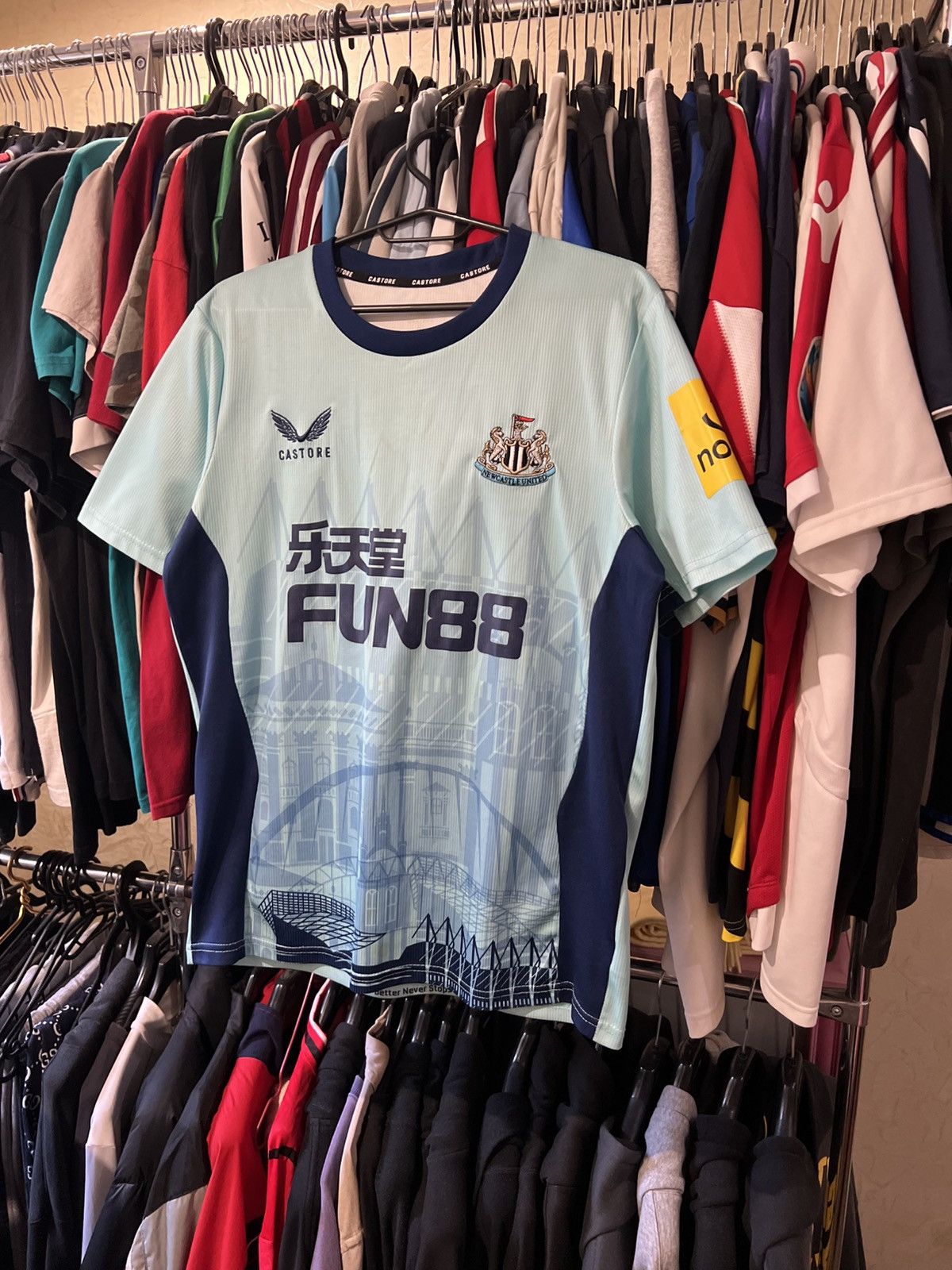 Castore 2022/2023 CASTORE NEWSACTLE UNITED FC THIRD FOOTBALL SHIRT Size US S / EU 44-46 / 1 - 1 Thumbnail