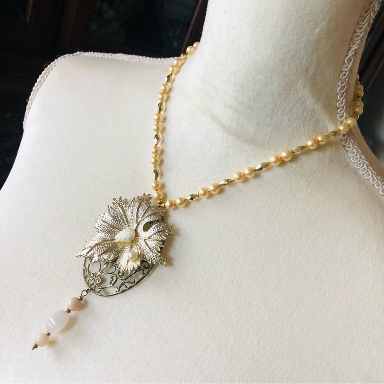 Handmade Handcrafted repurpose gold leaf quartz Pearl necklace Size ONE SIZE - 4 Thumbnail
