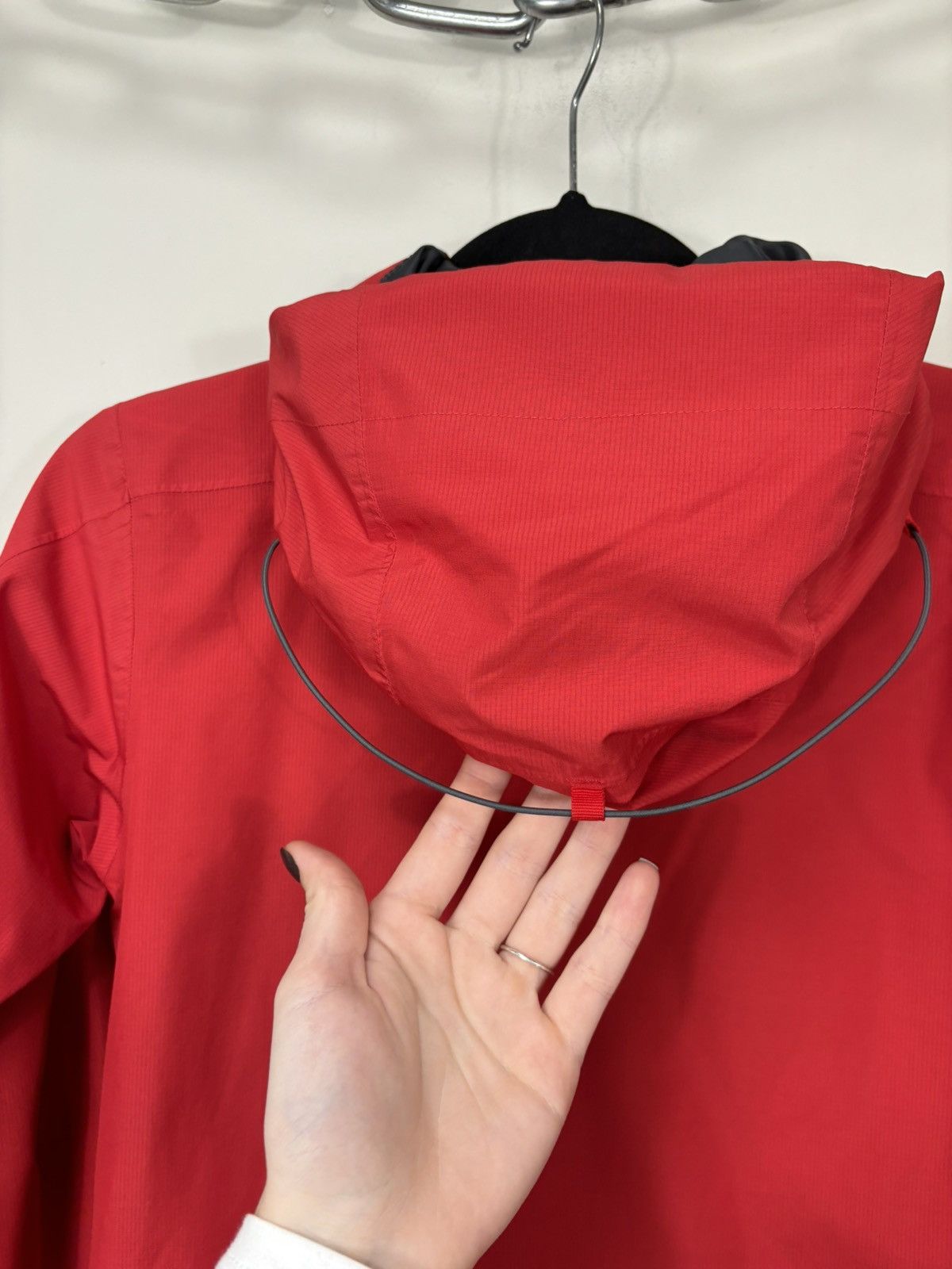 Haglofs Haglofs Women’s Red Outdoor Full Zip Windbreaker Husk Jacket Size XS / US 0-2 / IT 36-38 - 23 Thumbnail