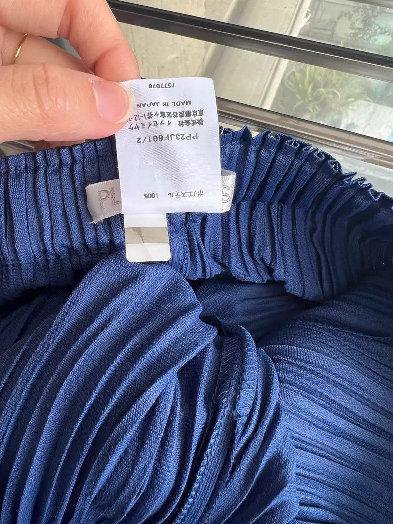 Issey Miyake Issey Miyake size:2 Navy blue pleated puff pants Size 23" - 4 Thumbnail