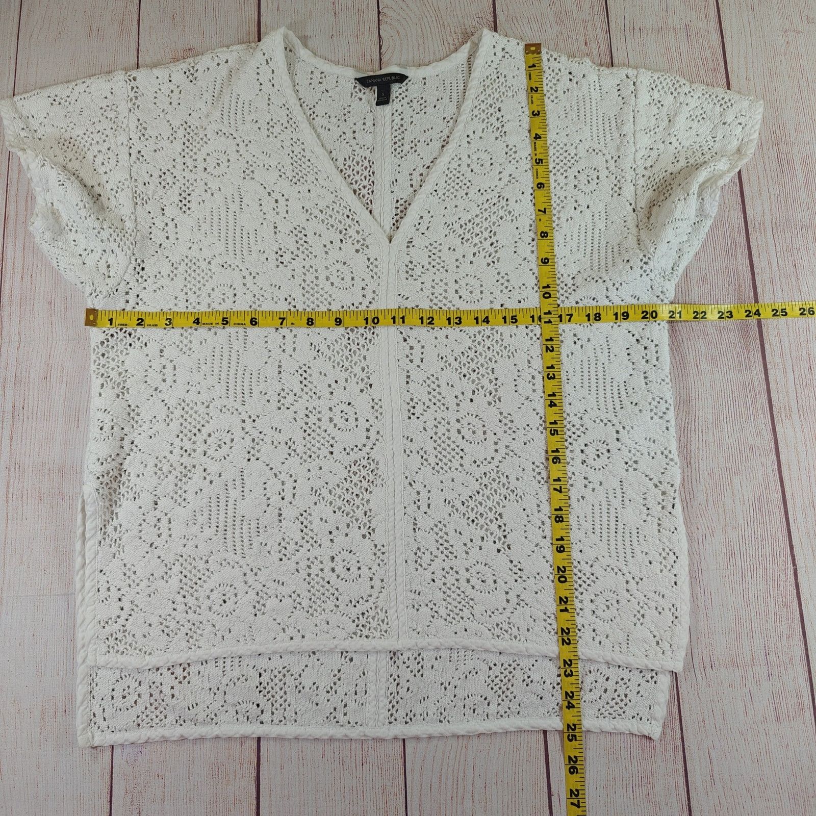 Banana Republic Banana Republic oversized floral crochet V-neck top sz S Size S / US 4 / IT 40 - 6 Thumbnail