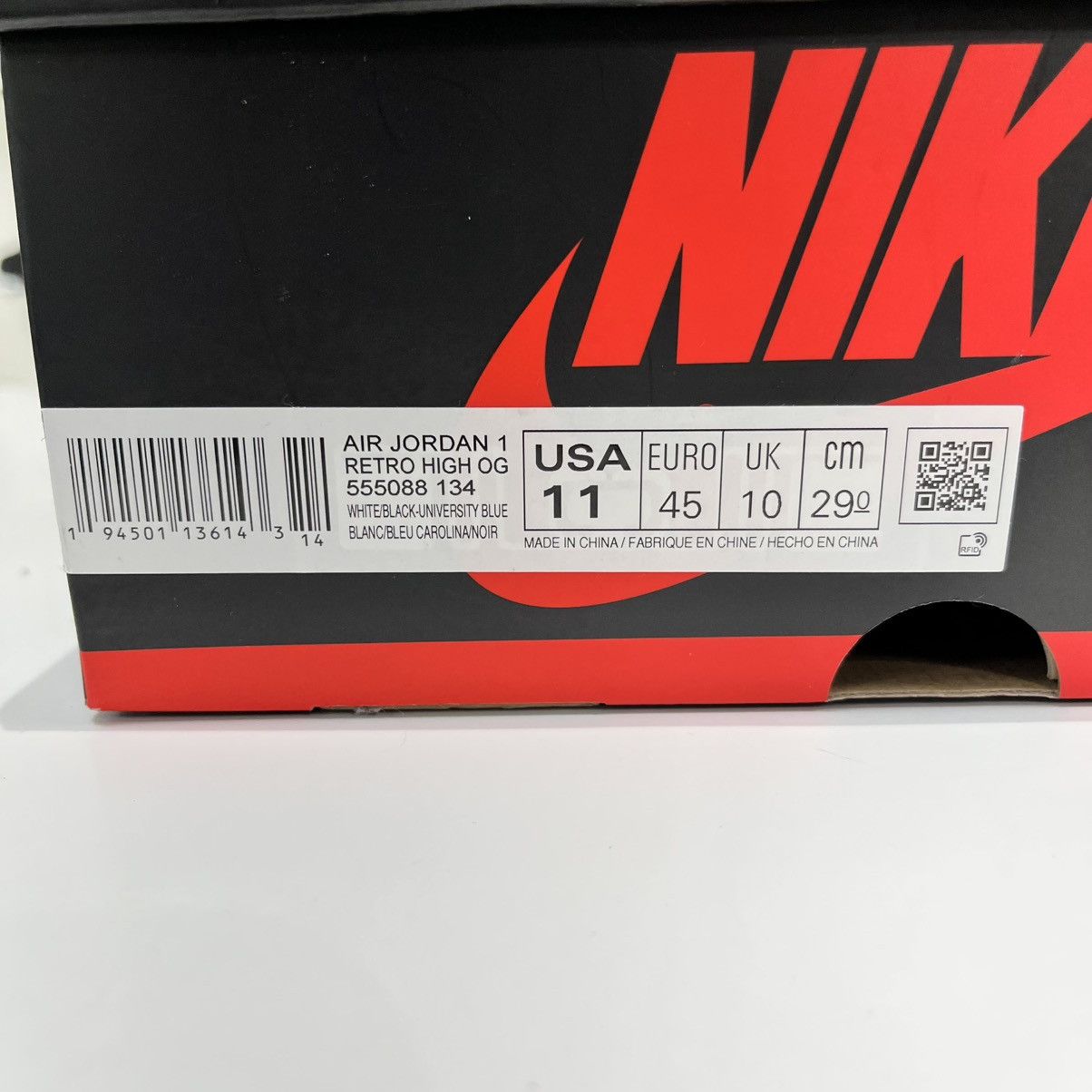 Nike Air Jordan 1 Retro High OG University Blue Size US 11 / EU 44 - 13 Thumbnail
