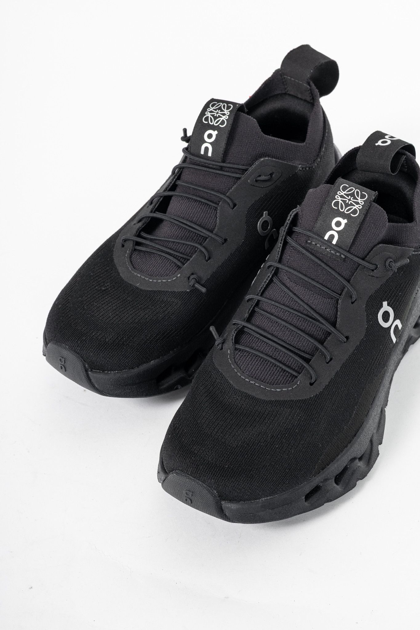 Loewe × On Loewe x ON Cloudtilt All Black Anagram Lace-Up Sneakers Size US 5 / IT 35 - 6 Thumbnail