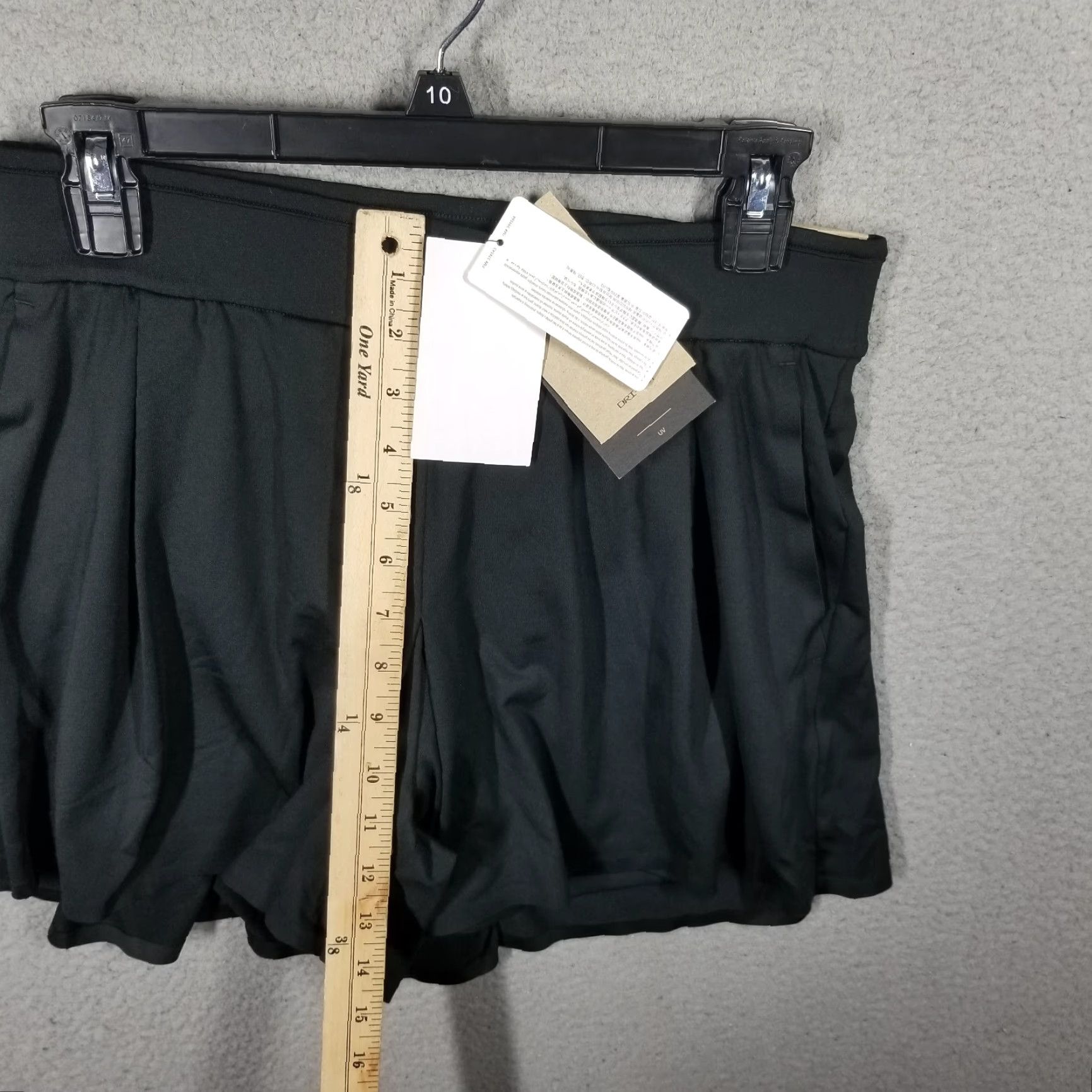 Nike Nike Dri-Fit UV Ace Golf Shorts Womens Small DA3227-010 Black Skirt Size 28" / US 6 / IT 42 - 6 Thumbnail