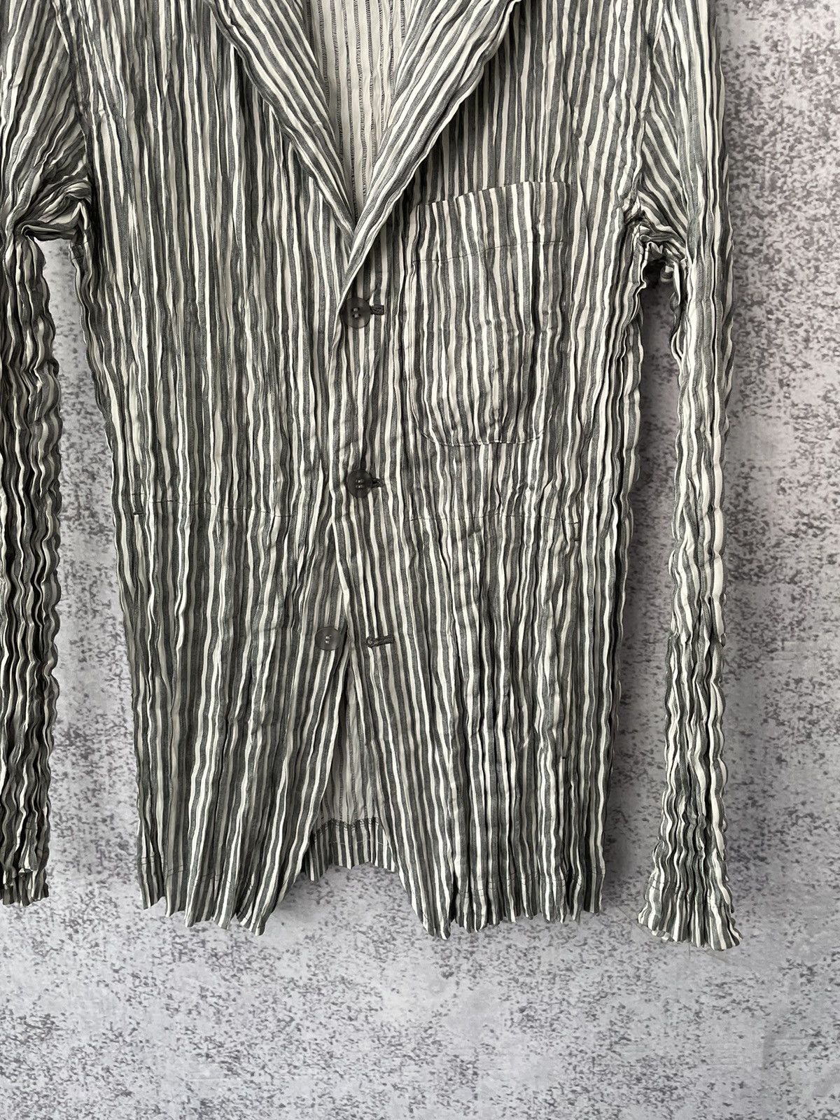 Issey Miyake Vintage Issey Miyake Striped Pleated Blazer Size 42R - 3 Thumbnail