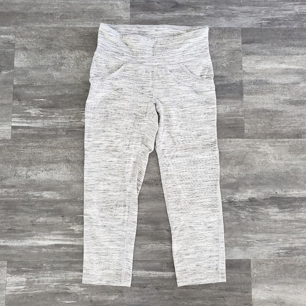 Designer Grey Heathered LLD High Waisted Capri Size 28" / US 6 / IT 42 - 1 Thumbnail