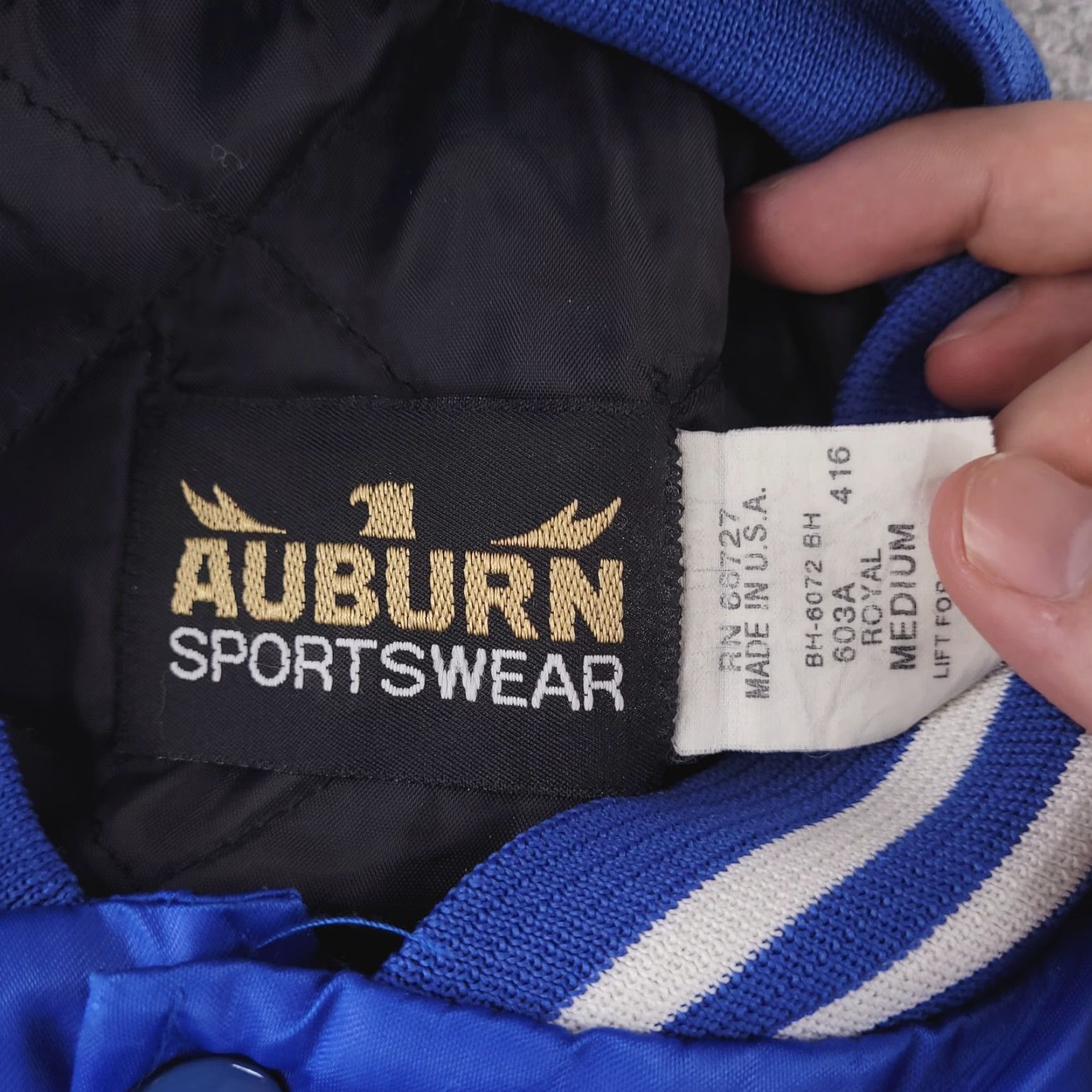 Vintage VINTAGE Auburn Jacket Mens M Blue Satin Bomber Jacket USA Made Size US M / EU 48-50 / 2 - 6 Thumbnail