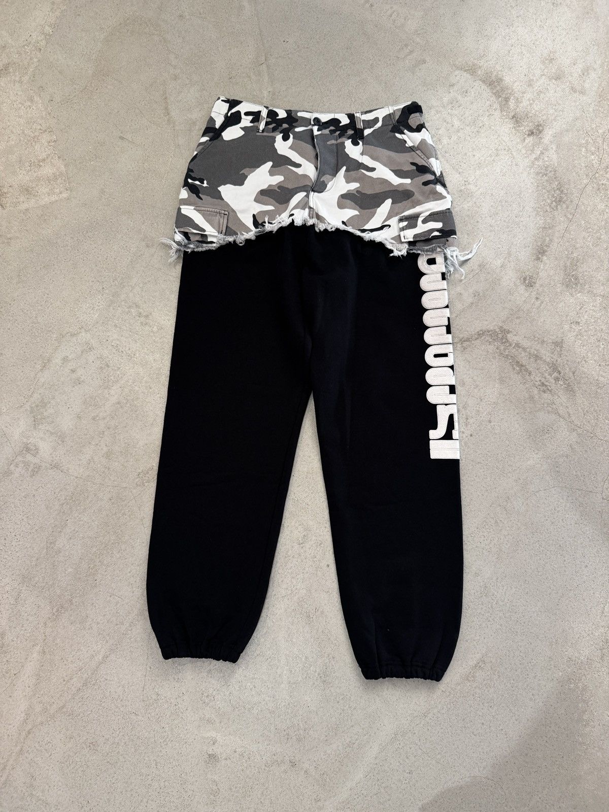Designer × Vetements *RARE* RUNWAY VETEMENTS CAMO HYBRID CARGO PANTS SWEATS DEMNA Size US 32 / EU 48 - 1 Thumbnail