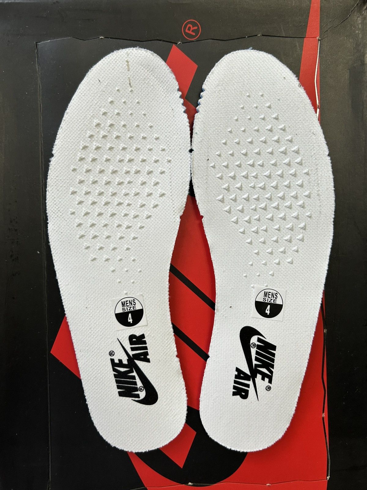 Jordan Brand × Off-White Jordan X OFF-WHITE Air Jordan 1 RETRO OG "UNC" Size US 5.5 / IT 35.5 - 11 Thumbnail