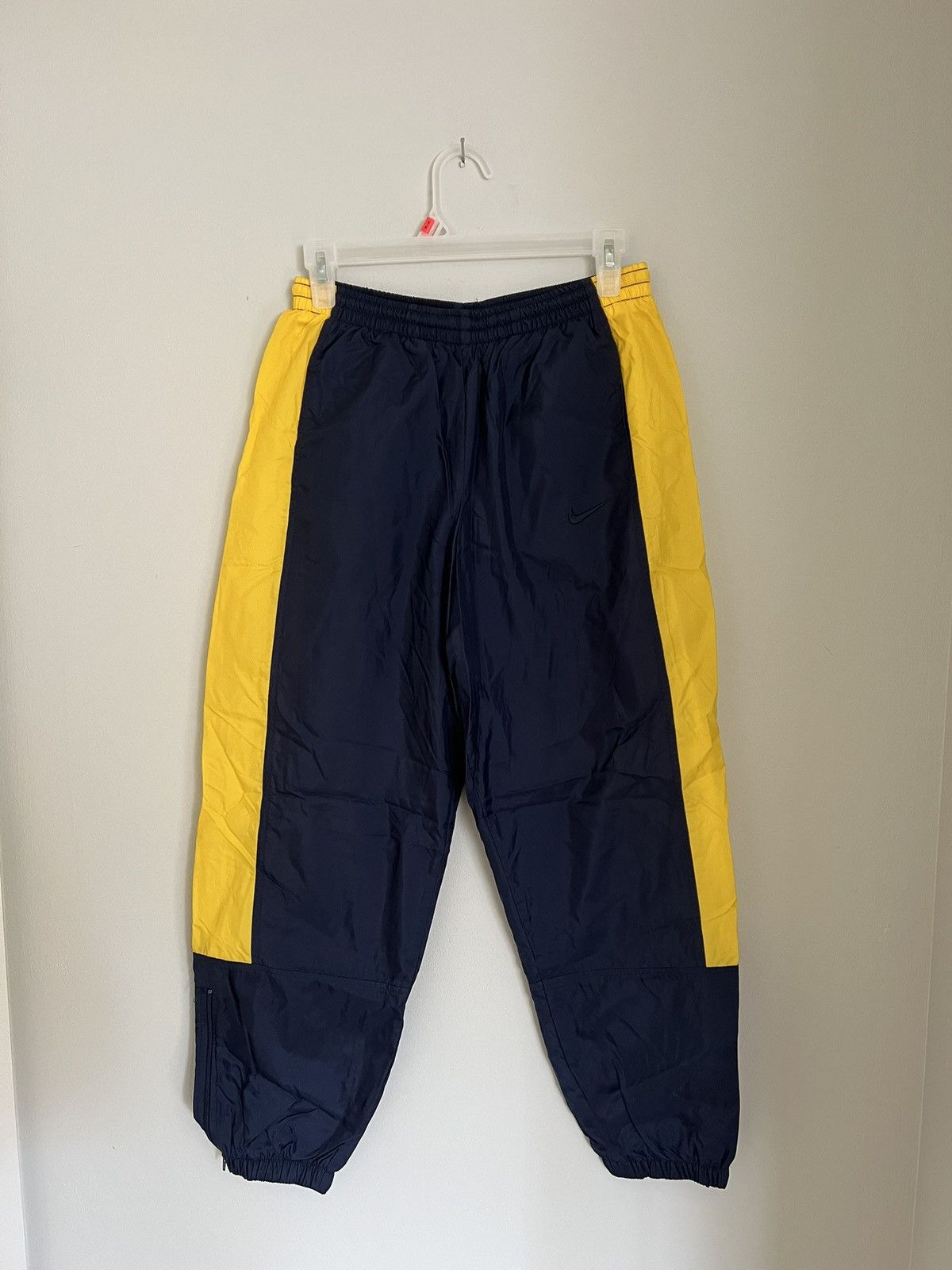 Nike Vintage NIKE Jacket Windbreaker Set With logo on back Size US S / EU 44-46 / 1 - 4 Thumbnail