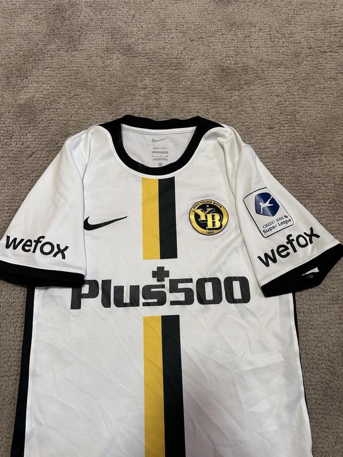 Nike YOUNG BOYS 2022/2023 AWAY FOOTBALL SHIRT NIKE SOCCER JERSEY Size US S / EU 44-46 / 1 - 5 Thumbnail