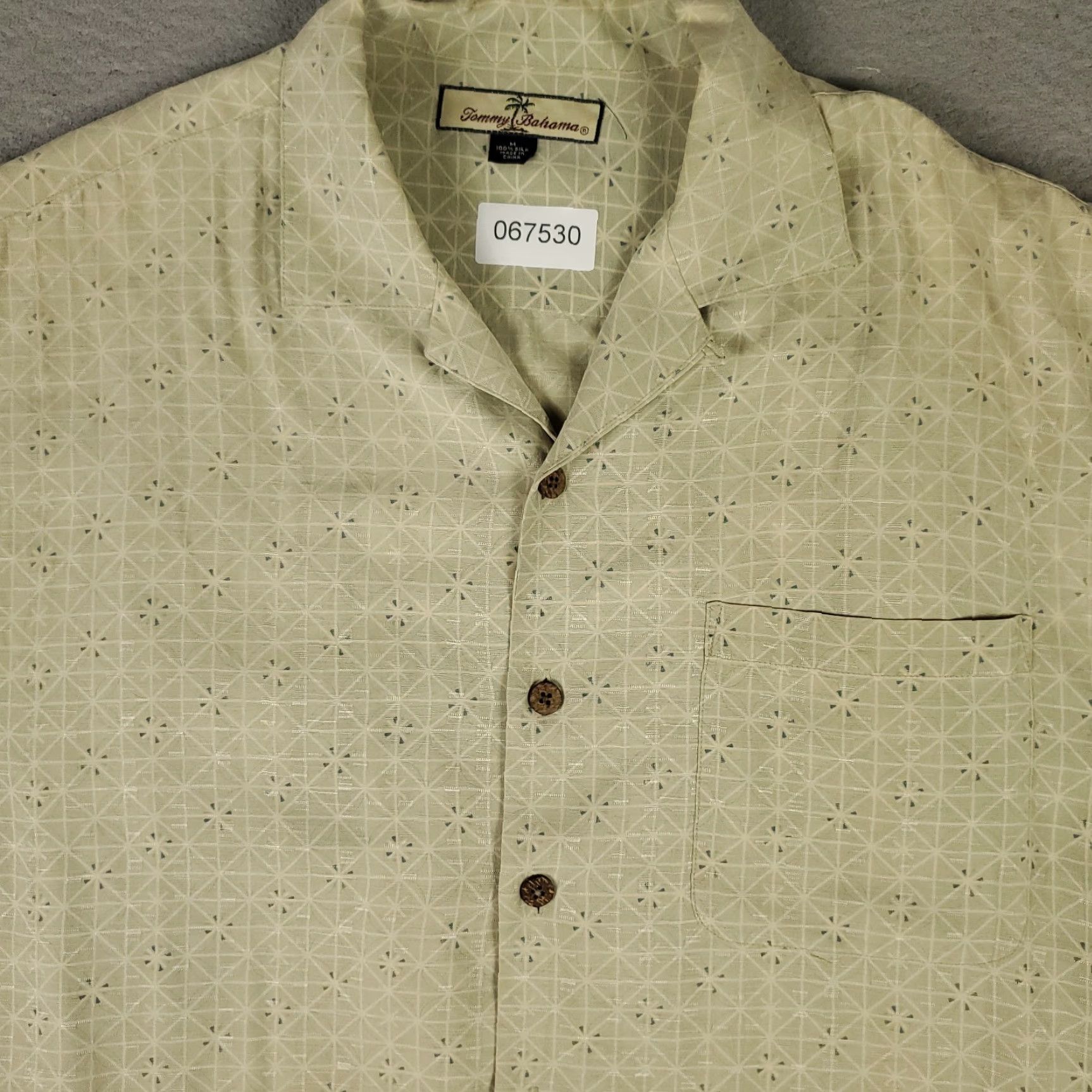 Tommy Bahama Tommy Bahama Shirt Mens Medium Beige/Green Silk Hawaiian Button Up Short Sleeve Shirt Mens Regular Beige Silk Hawaiian Button-Up Shirt Size US M / EU 48-50 / 2 - 2 Thumbnail