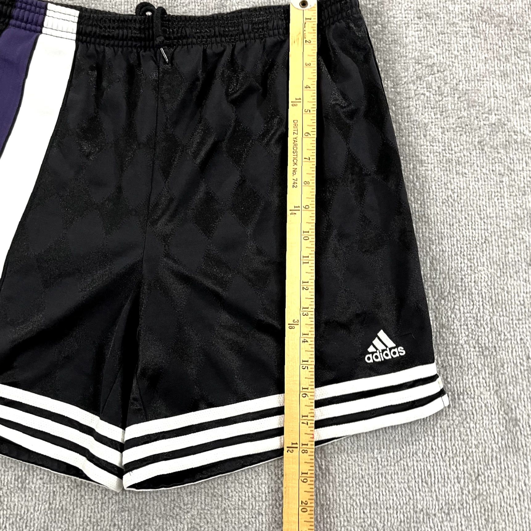 Adidas VINTAGE Size US 31 - 4 Thumbnail