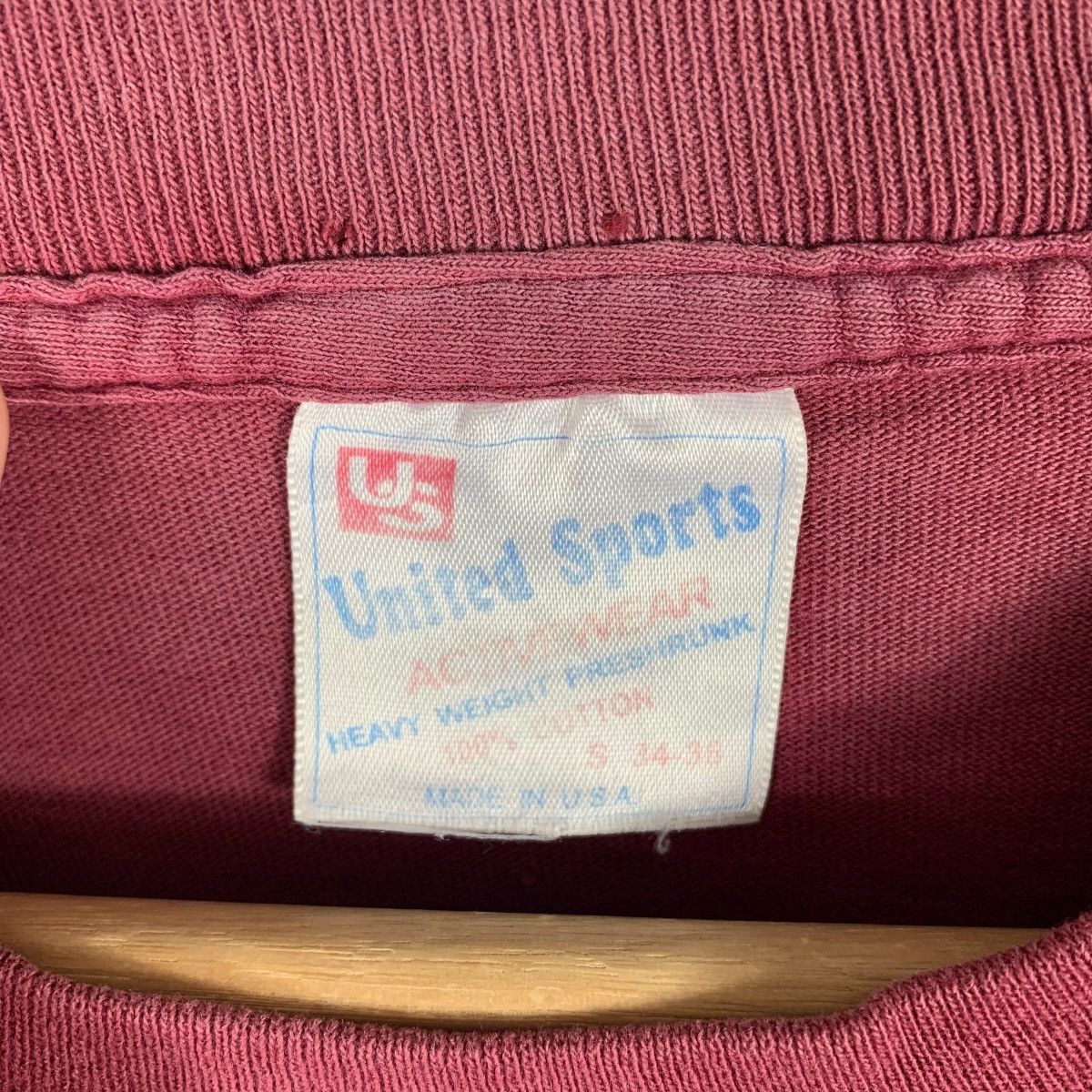 Vintage Vintage 90s YALE University Big spellout maroon colour tee Size US S / EU 44-46 / 1 - 3 Thumbnail