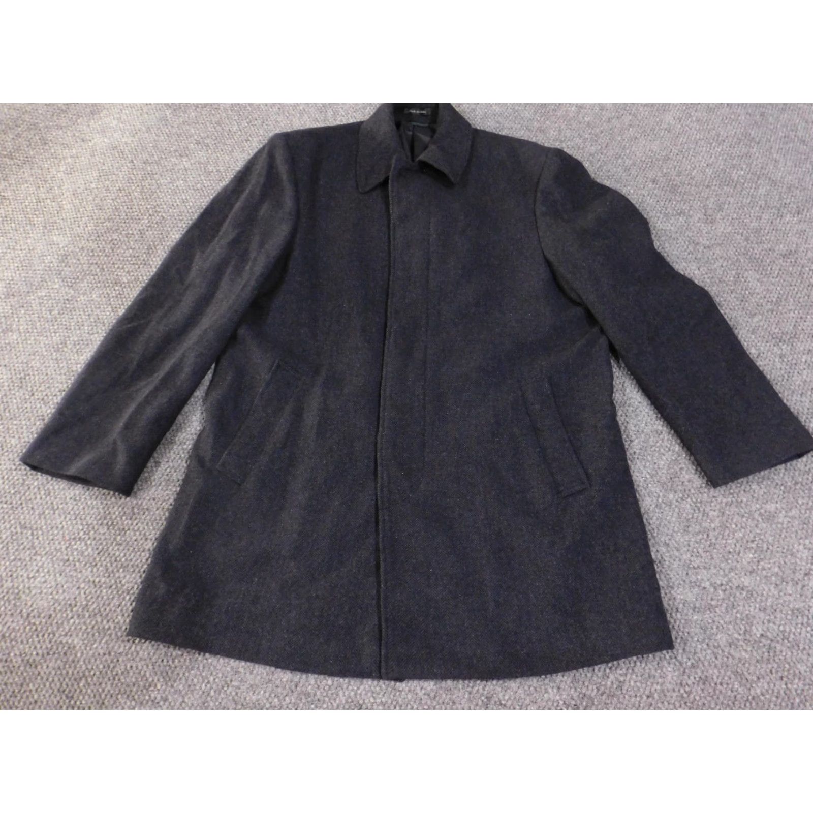 Ralph Lauren Lauren Ralph Lauren Coat Mens 44R Gray Wool Blend Dress Overcoat Herringbone Wool Size US S / EU 44-46 / 1 - 2 Thumbnail
