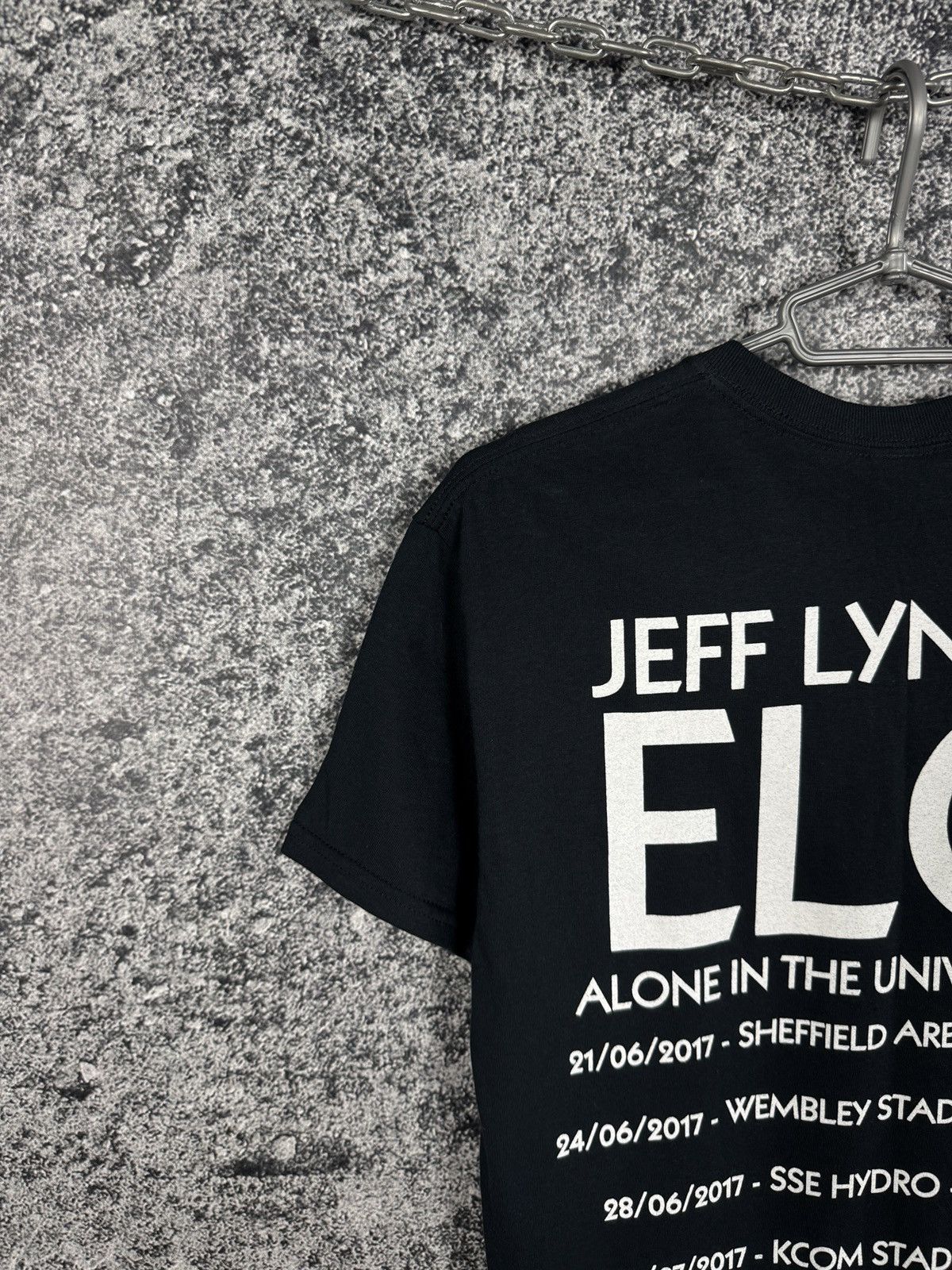Band Tees Jeff Lynne's ELO Tour Alone In The Universe Rock Tee Size M Size US M / EU 48-50 / 2 - 11 Thumbnail