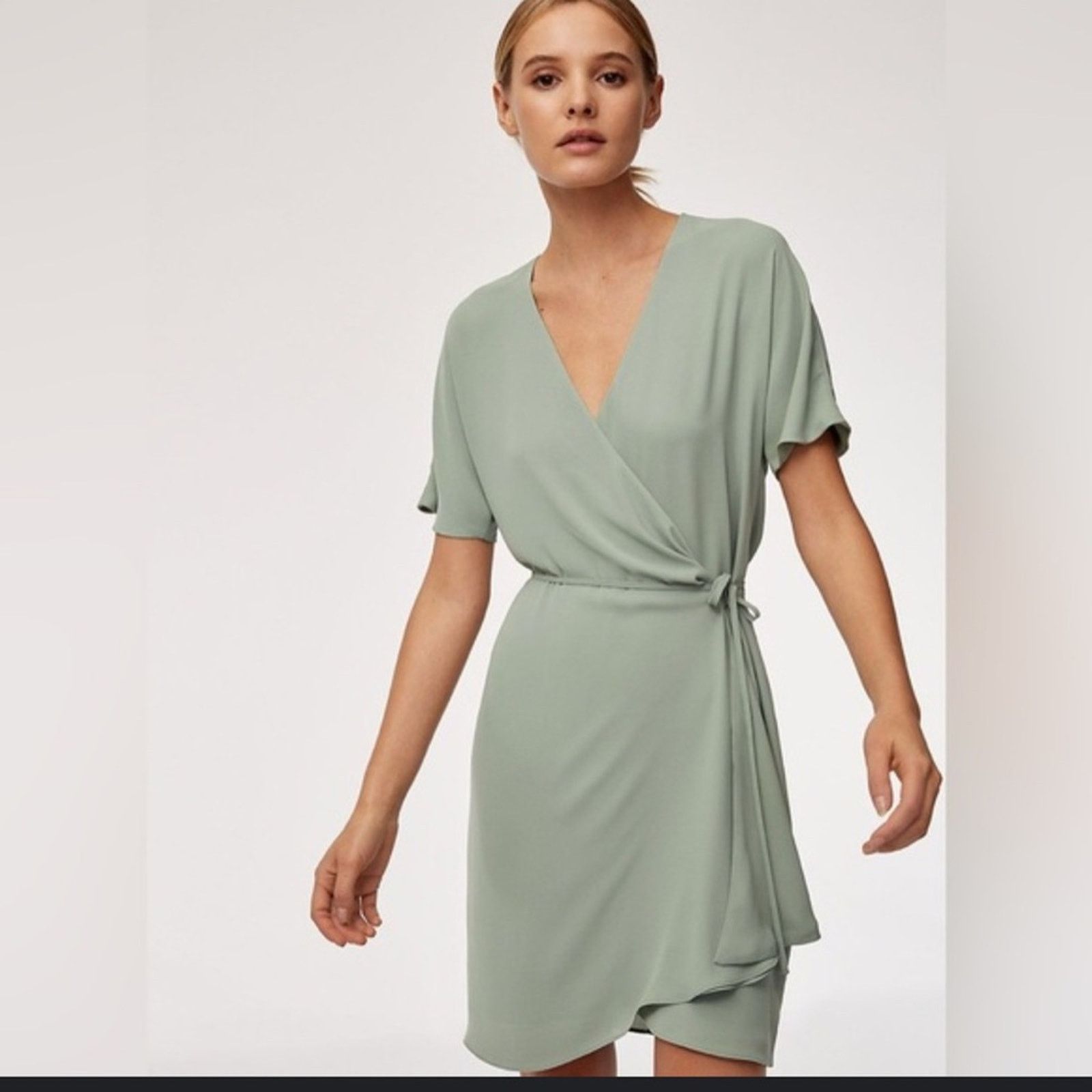 Aritzia Wilfred Green Cutout Bodycon Mini Dress size 2XS | Grailed